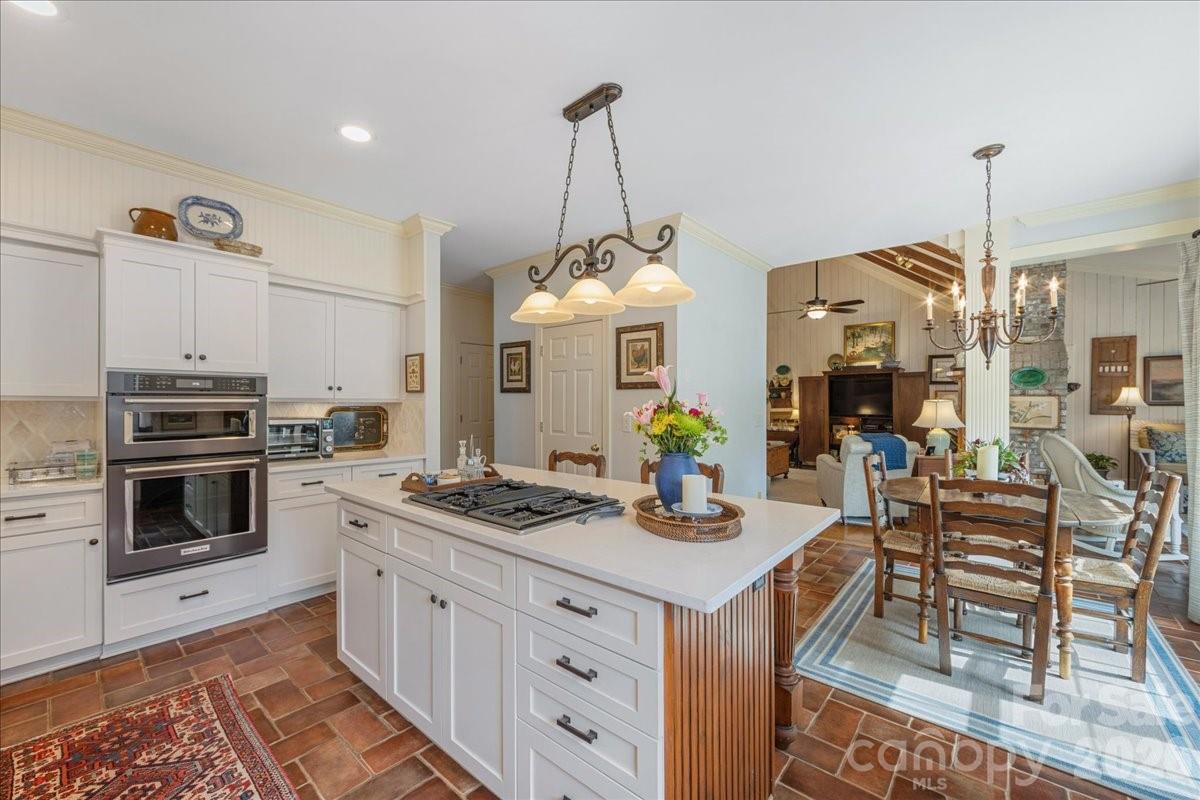 6203 Kensington Gardens Court