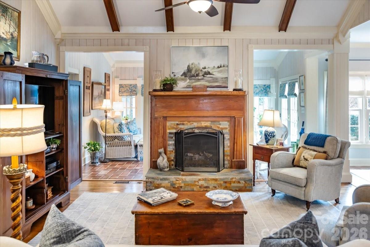 6203 Kensington Gardens Court