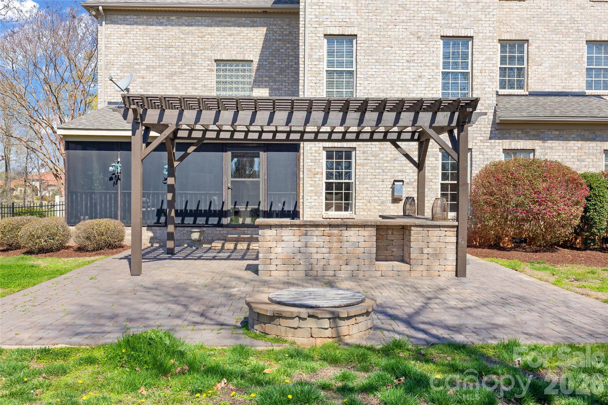 2718 Old Course Road