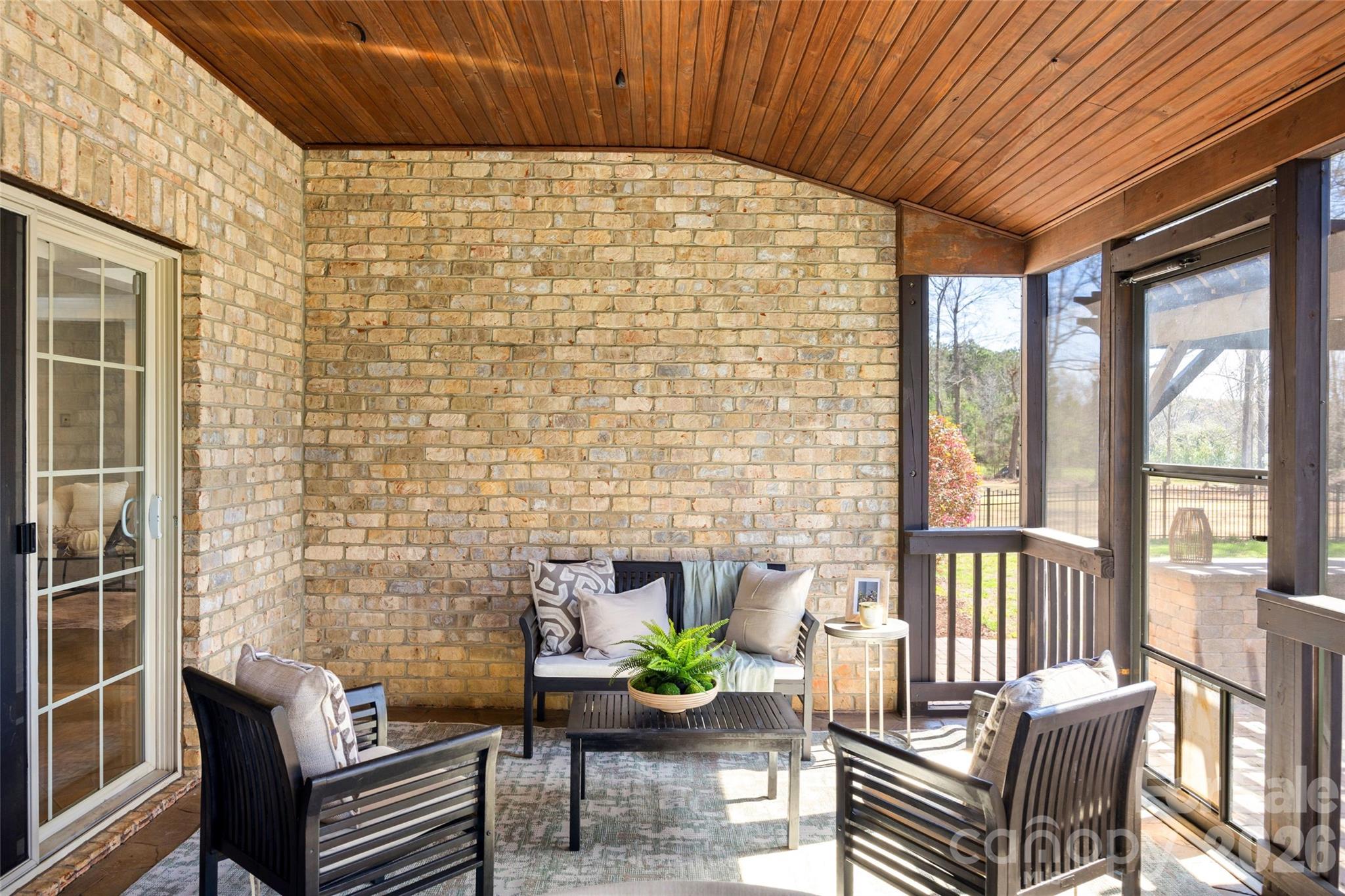 2718 Old Course Road