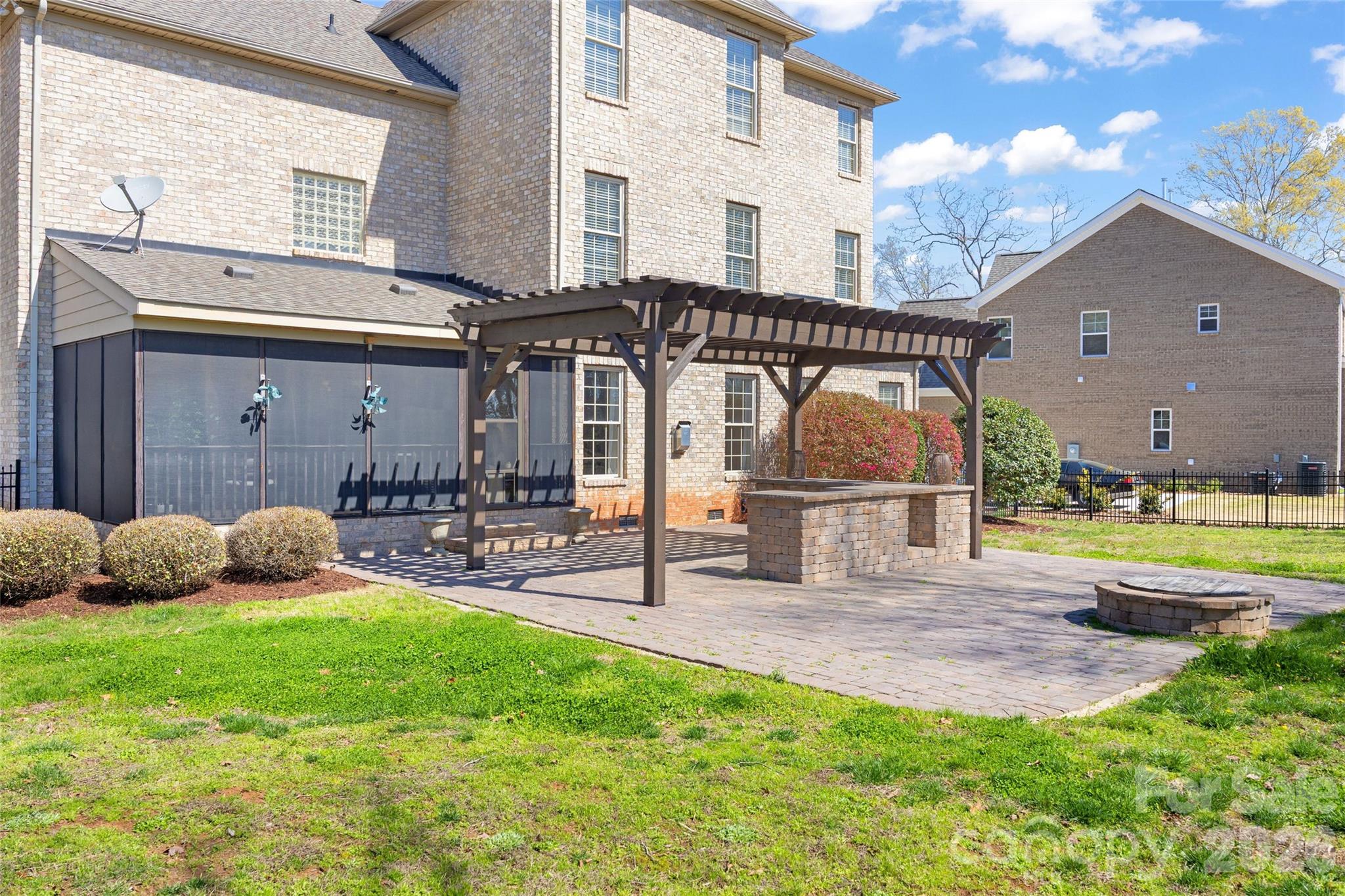 2718 Old Course Road