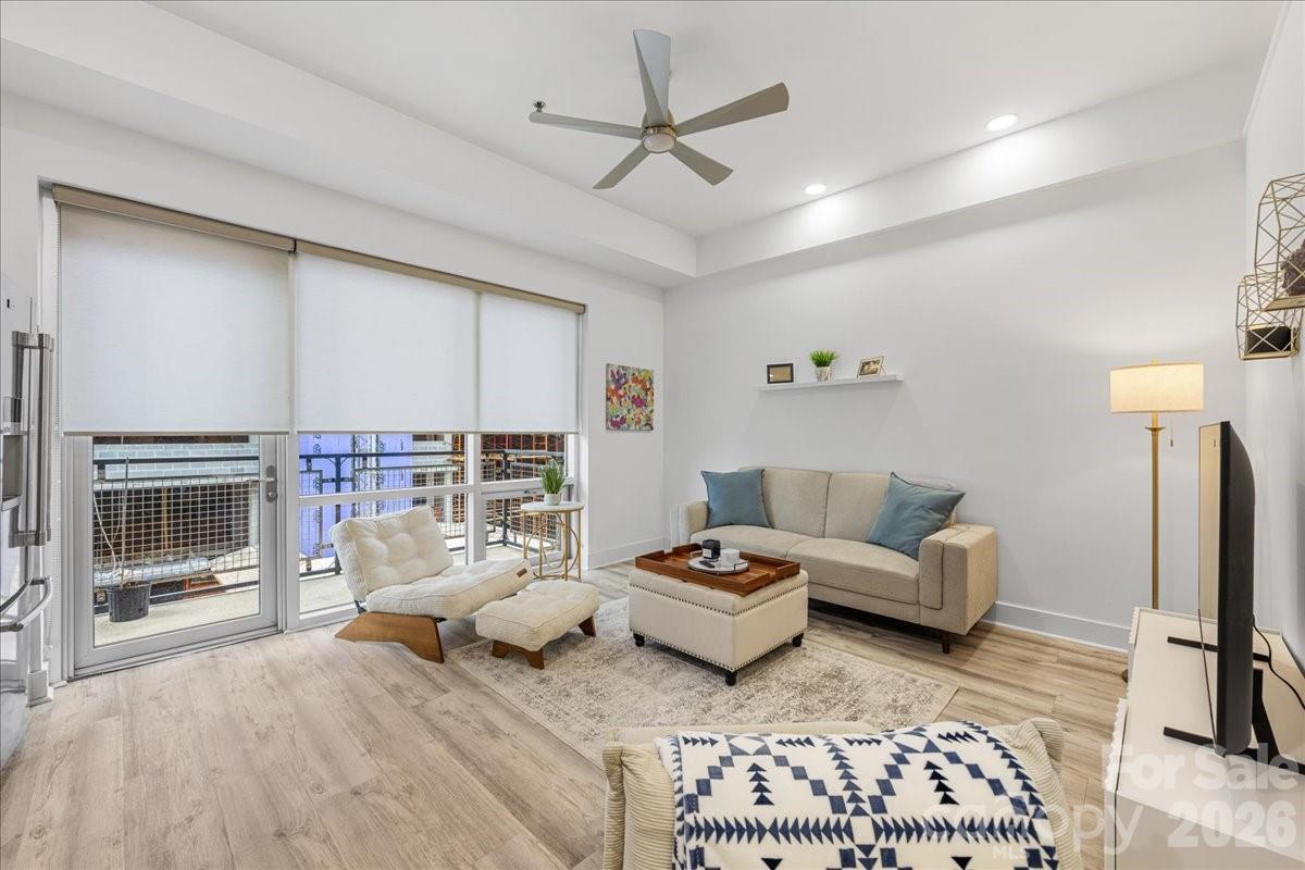 1133 Metropolitan Avenue Unit: 211