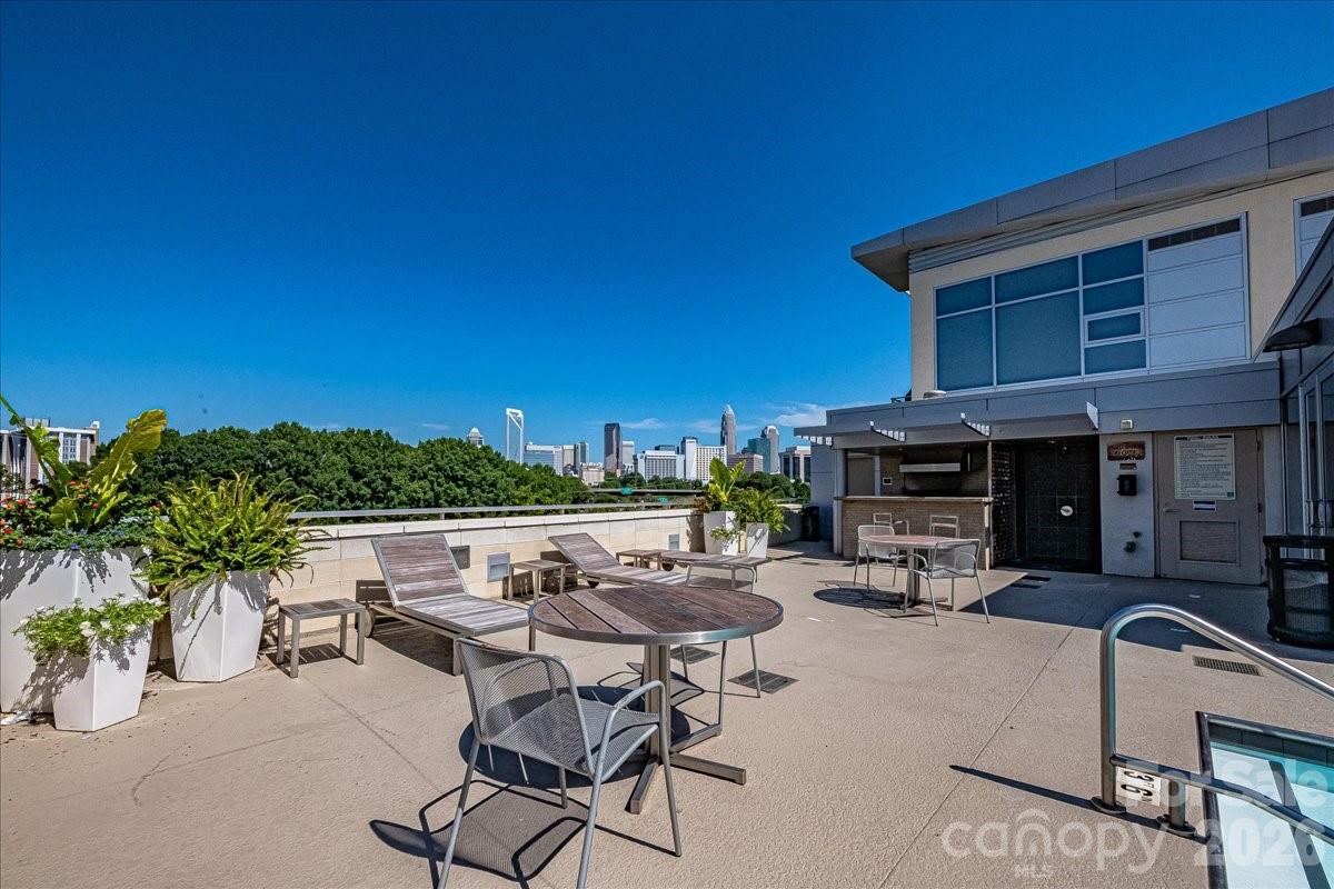 1133 Metropolitan Avenue Unit: 211