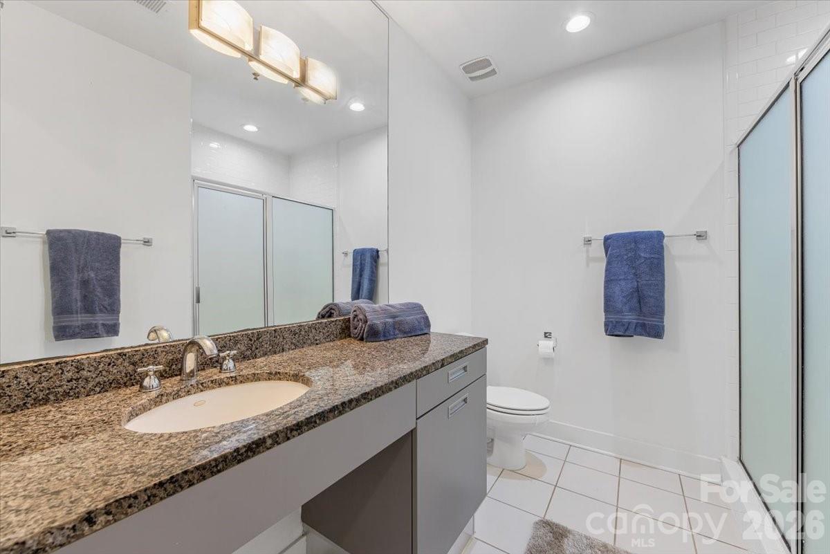 1133 Metropolitan Avenue Unit: 211