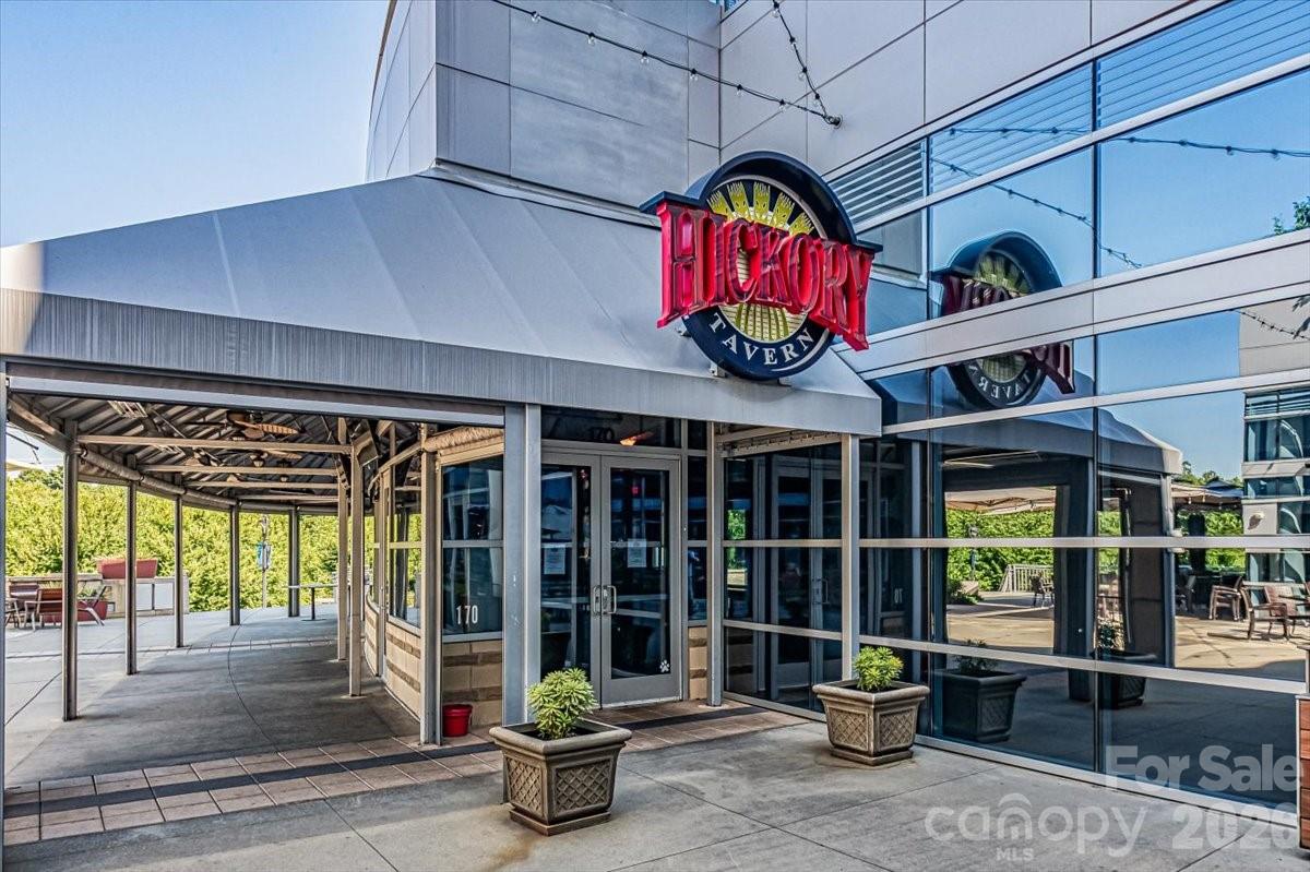 1133 Metropolitan Avenue Unit: 211