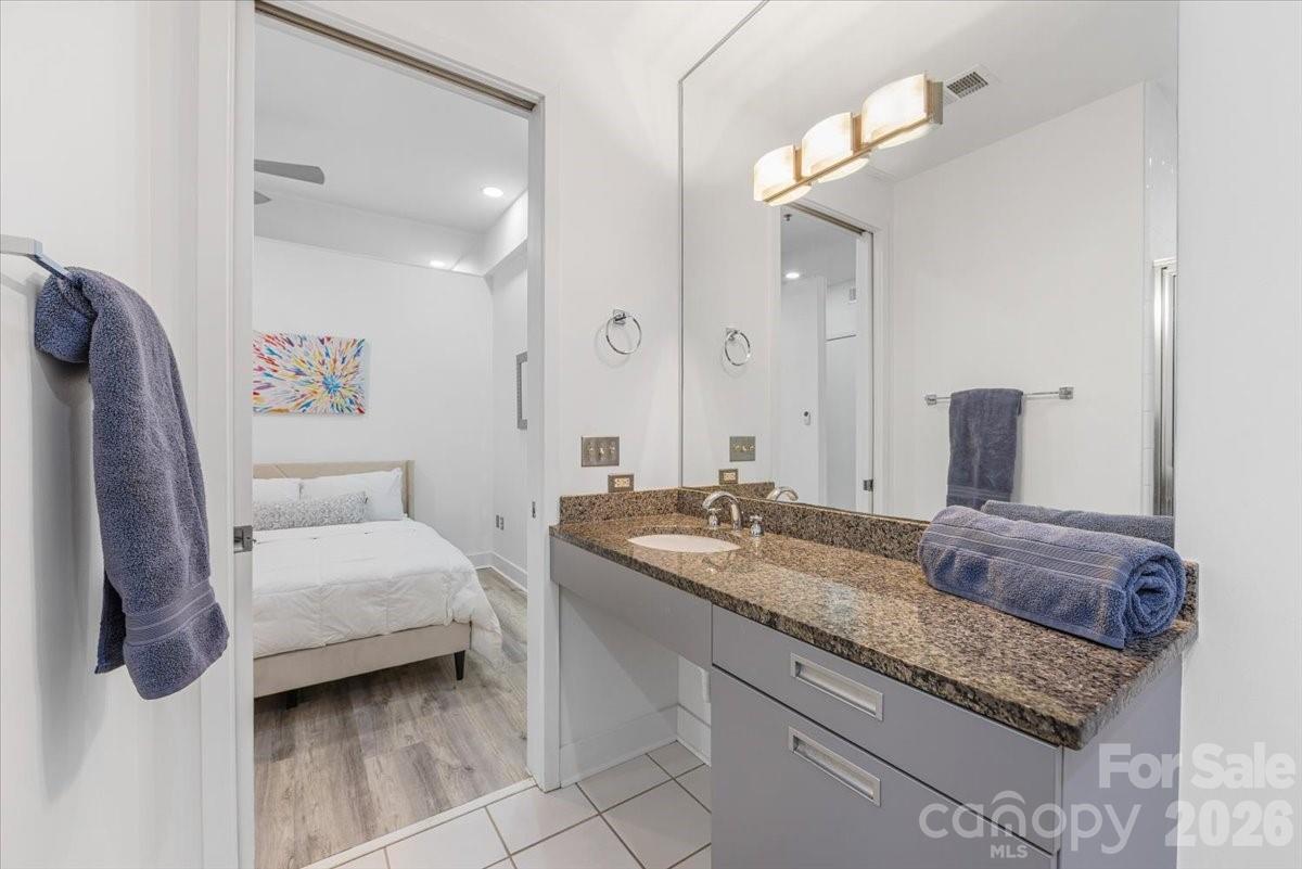 1133 Metropolitan Avenue Unit: 211