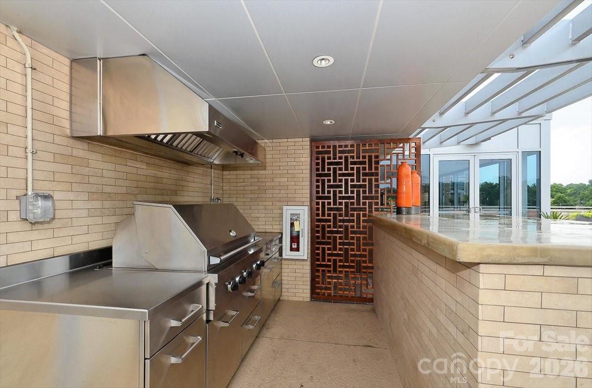 1133 Metropolitan Avenue Unit: 211