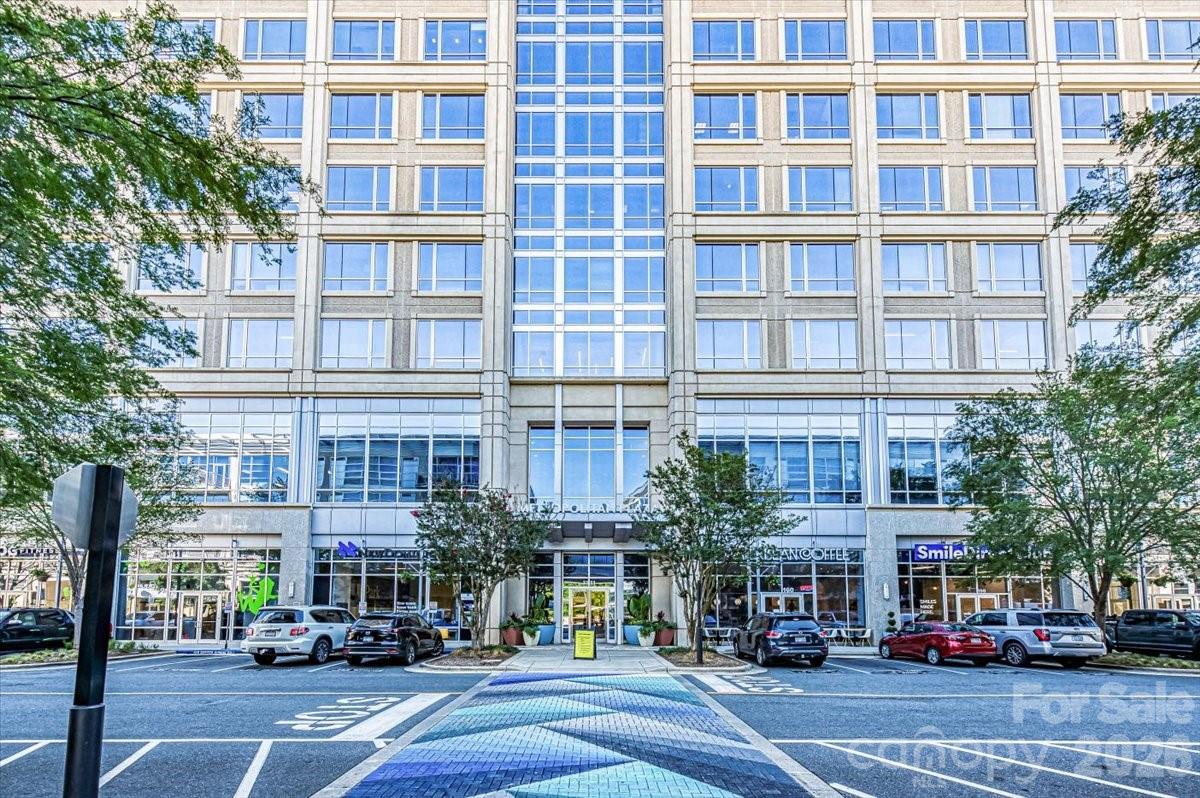 1133 Metropolitan Avenue Unit: 211