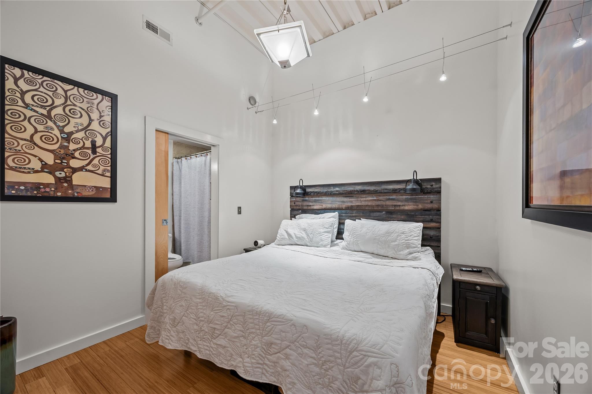 12 S Lexington Avenue Unit: 401