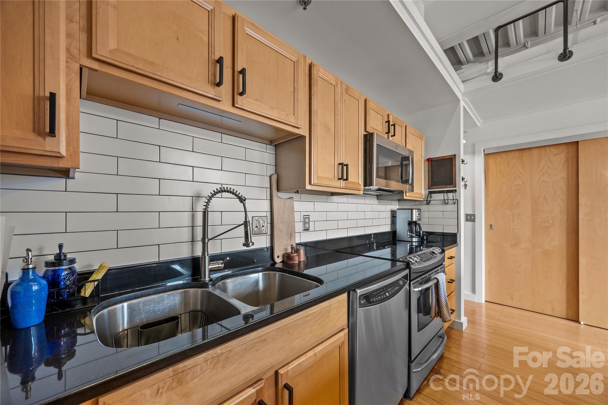 12 S Lexington Avenue Unit: 401