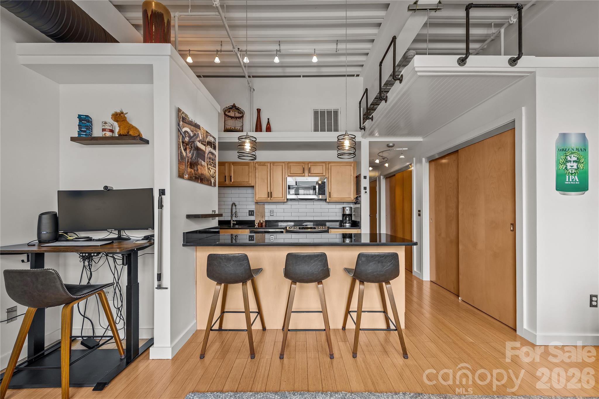 12 S Lexington Avenue Unit: 401