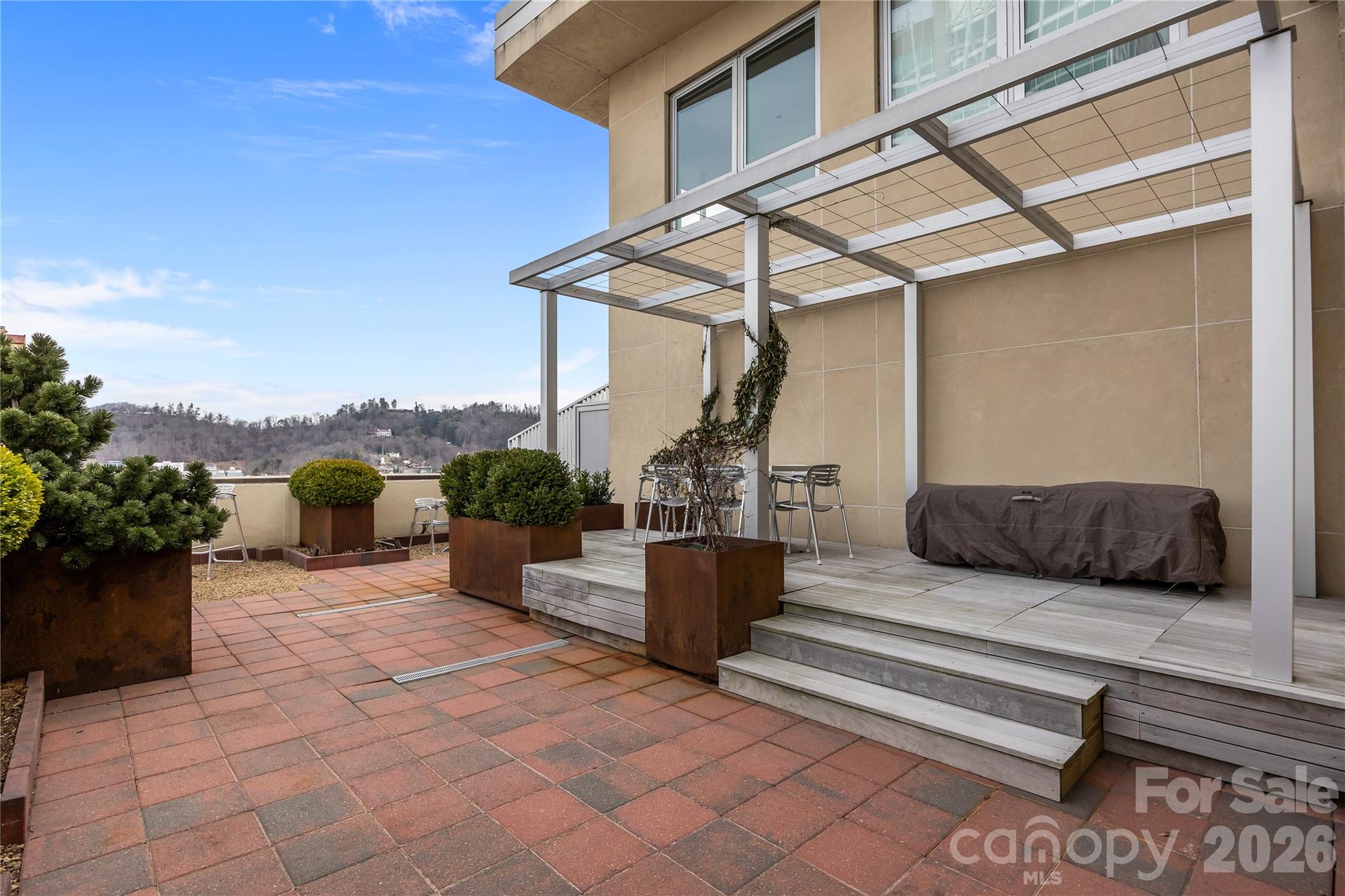 12 S Lexington Avenue Unit: 401