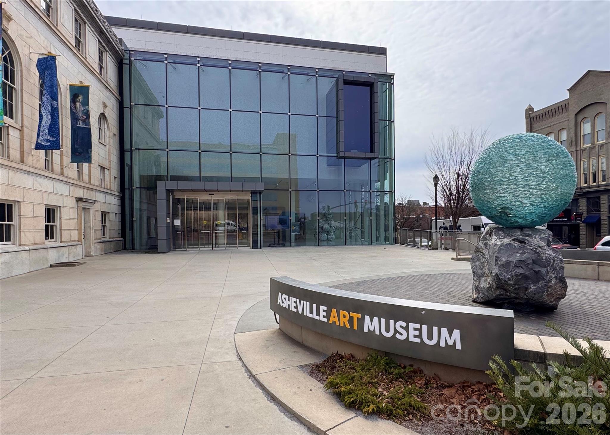 12 S Lexington Avenue Unit: 401