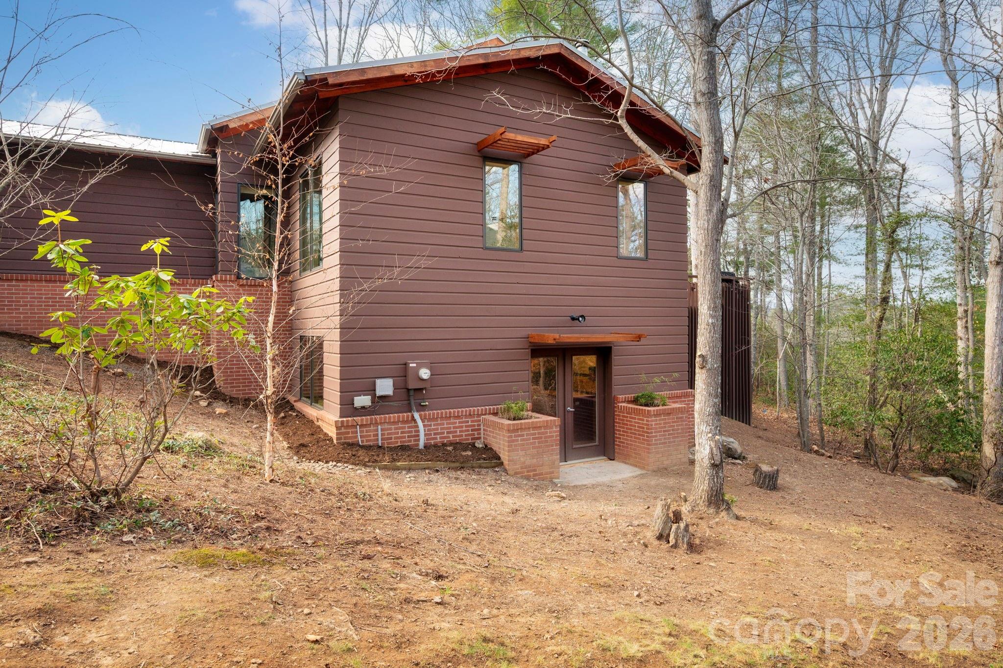 521 Wood Thrush Court