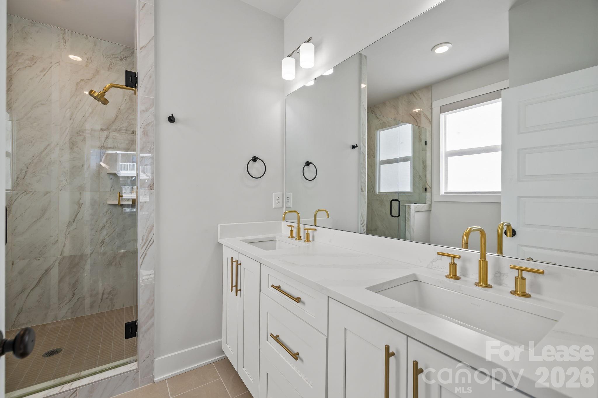 1925 Dunavant Street