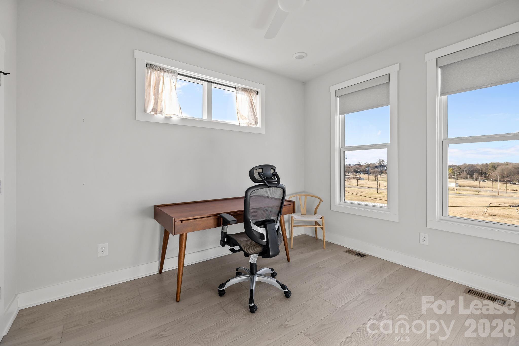 1925 Dunavant Street