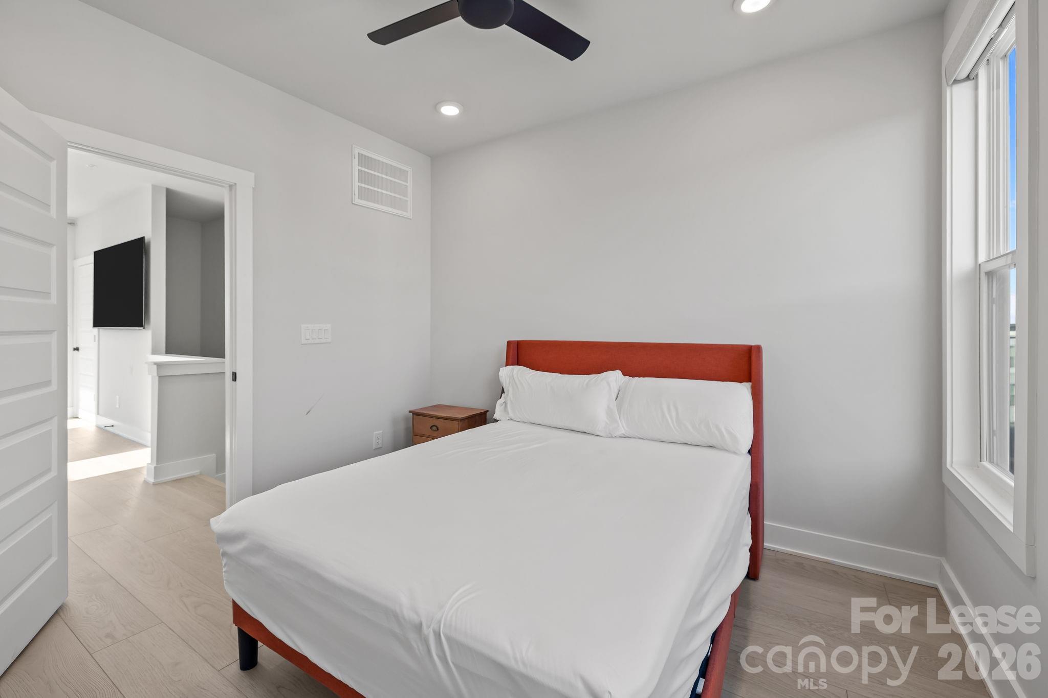 1925 Dunavant Street