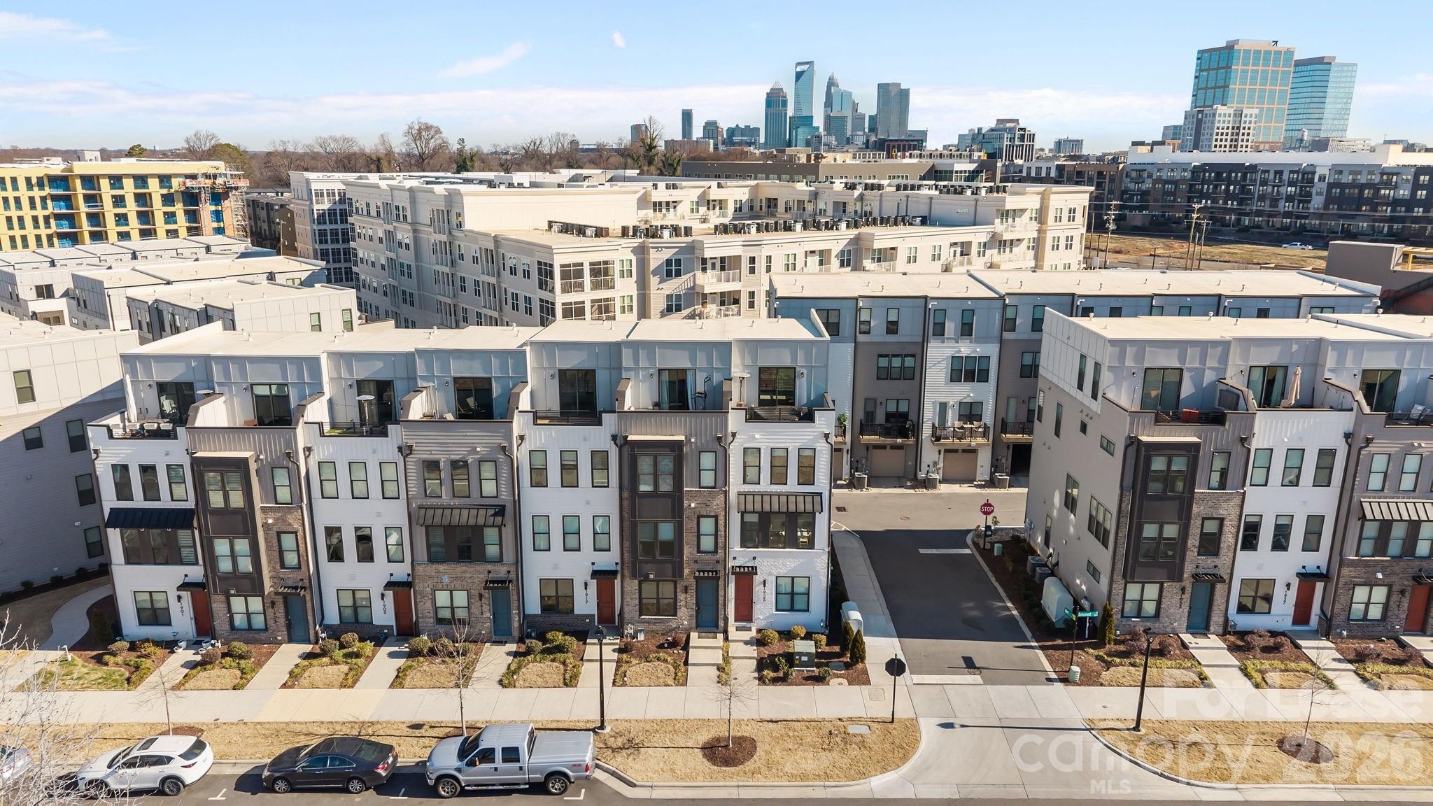 1925 Dunavant Street