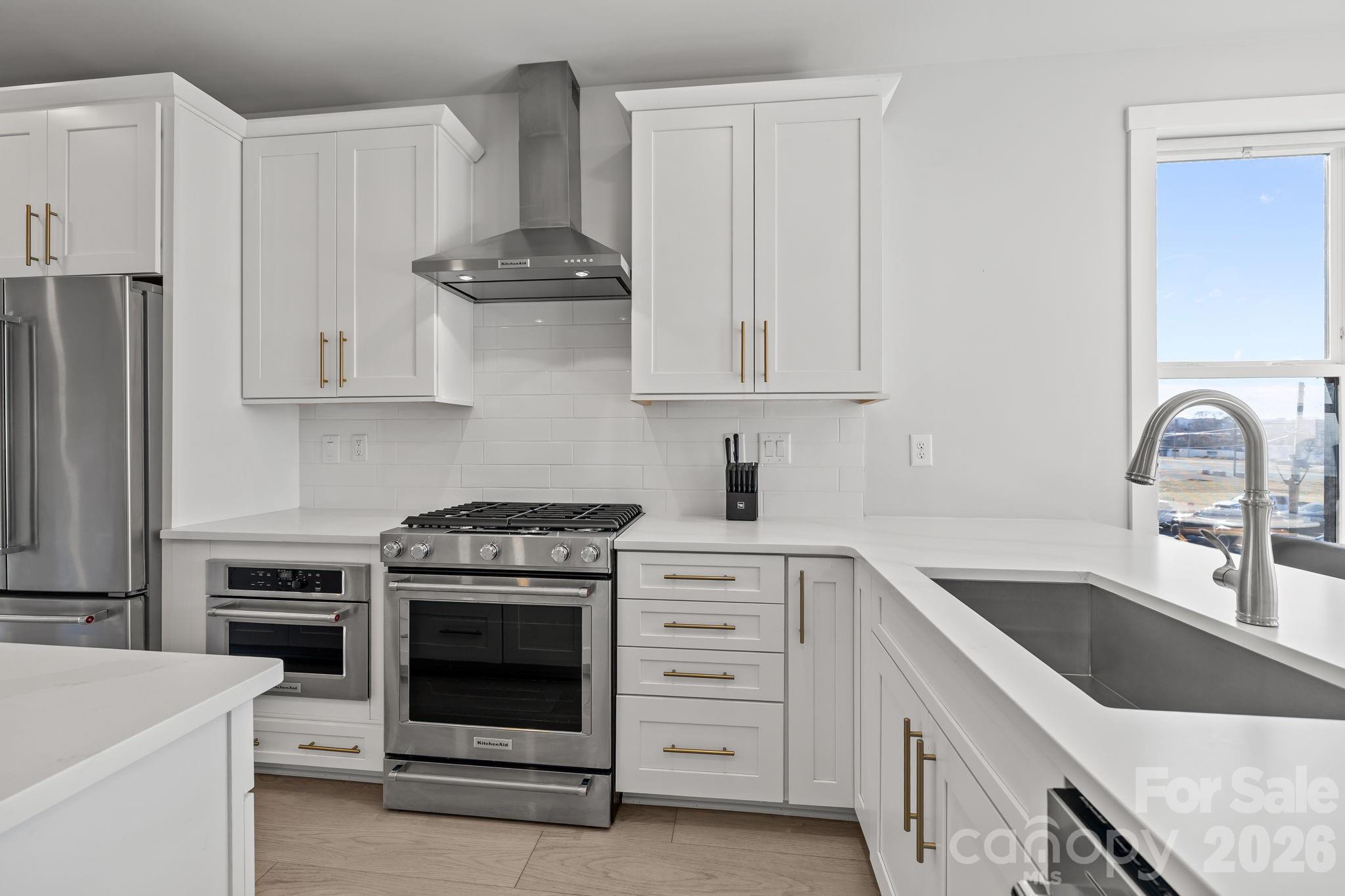 1925 Dunavant Street