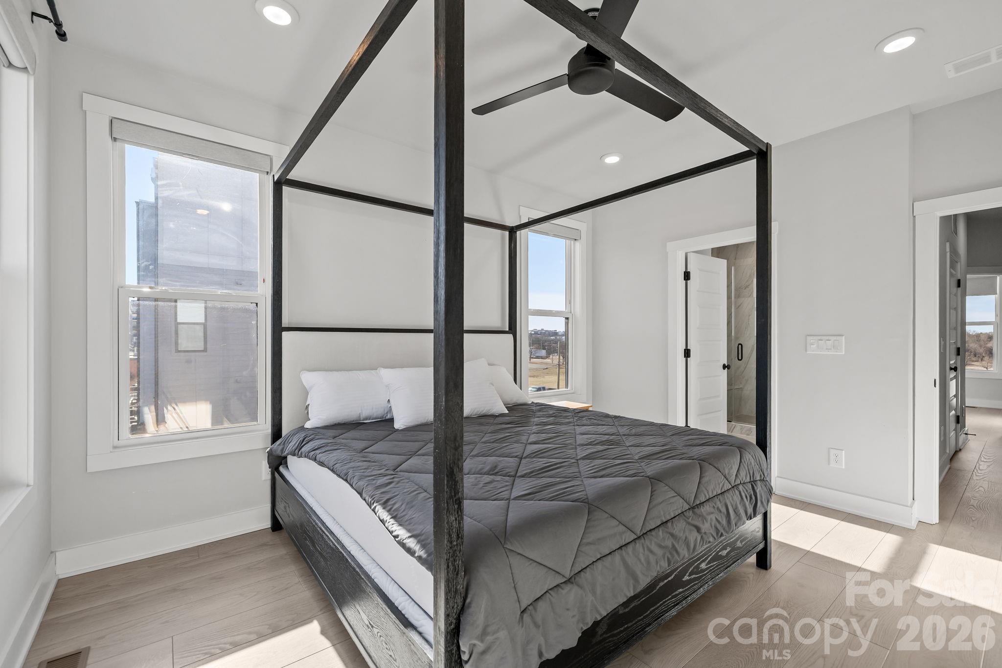 1925 Dunavant Street