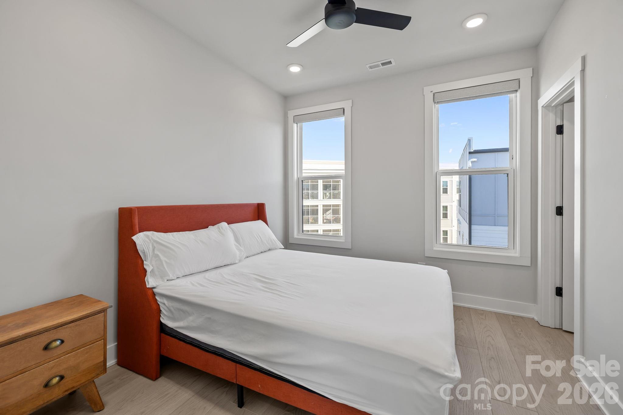 1925 Dunavant Street