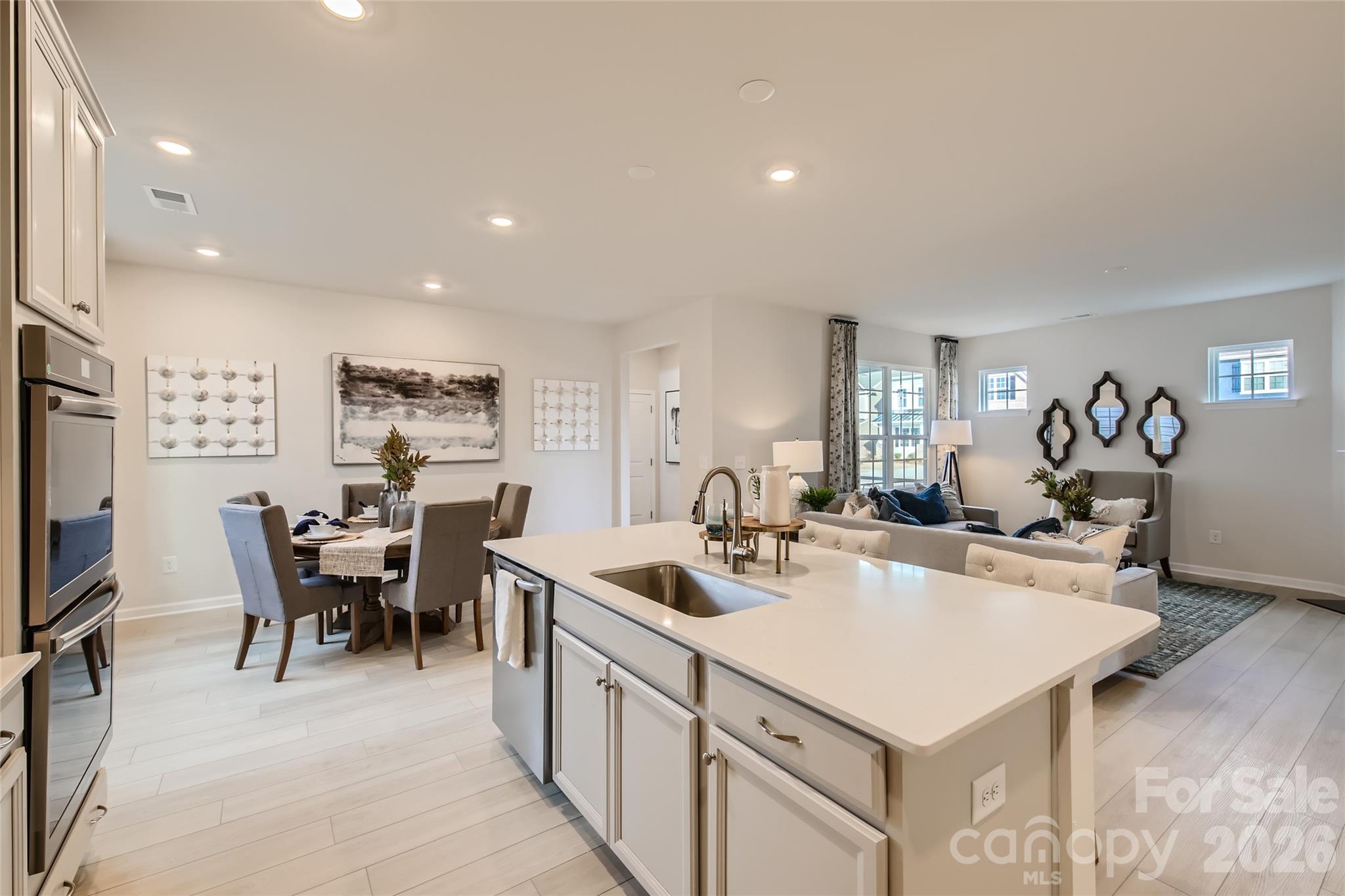 2704 Monument Point Circle