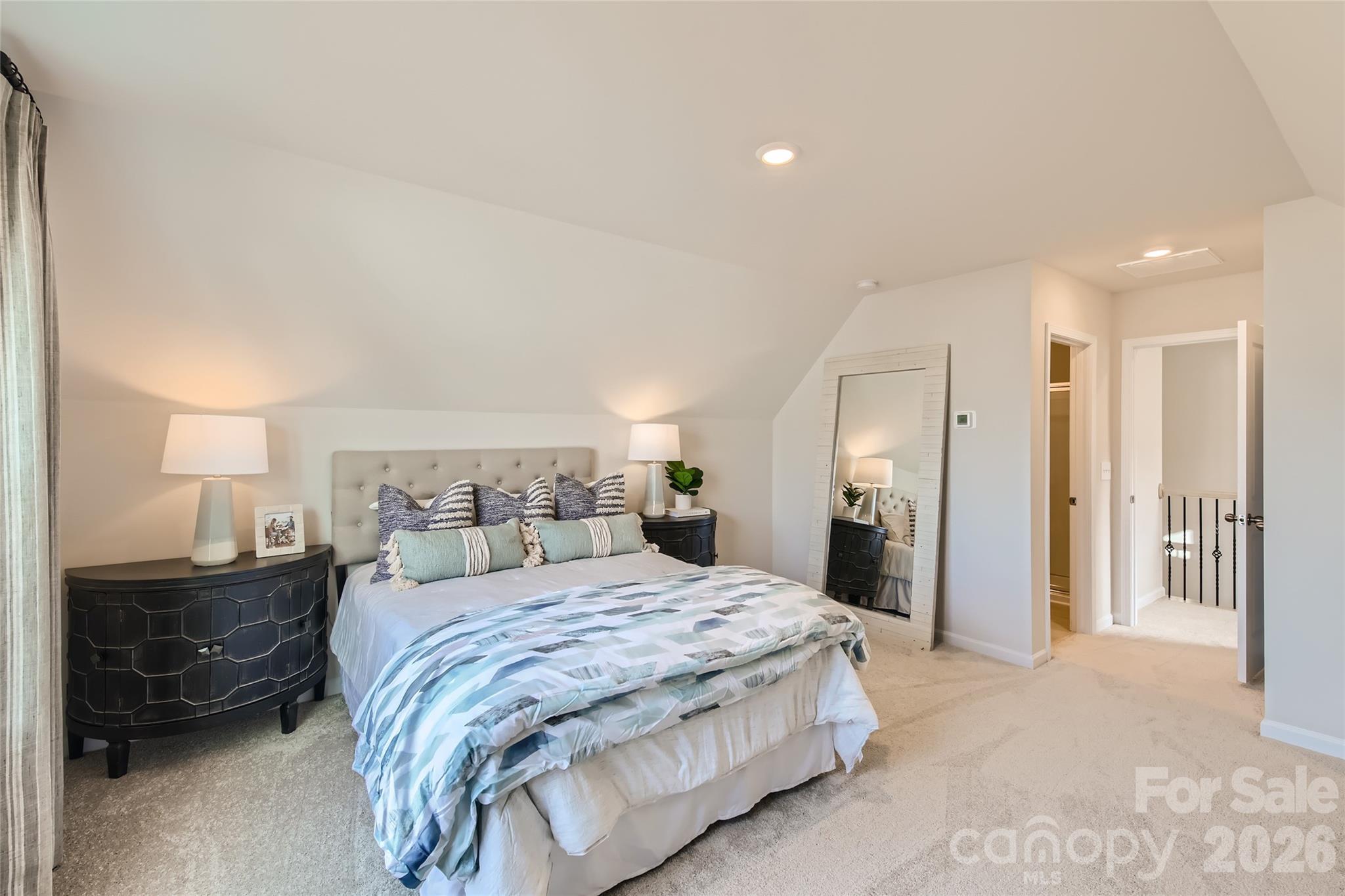 2704 Monument Point Circle