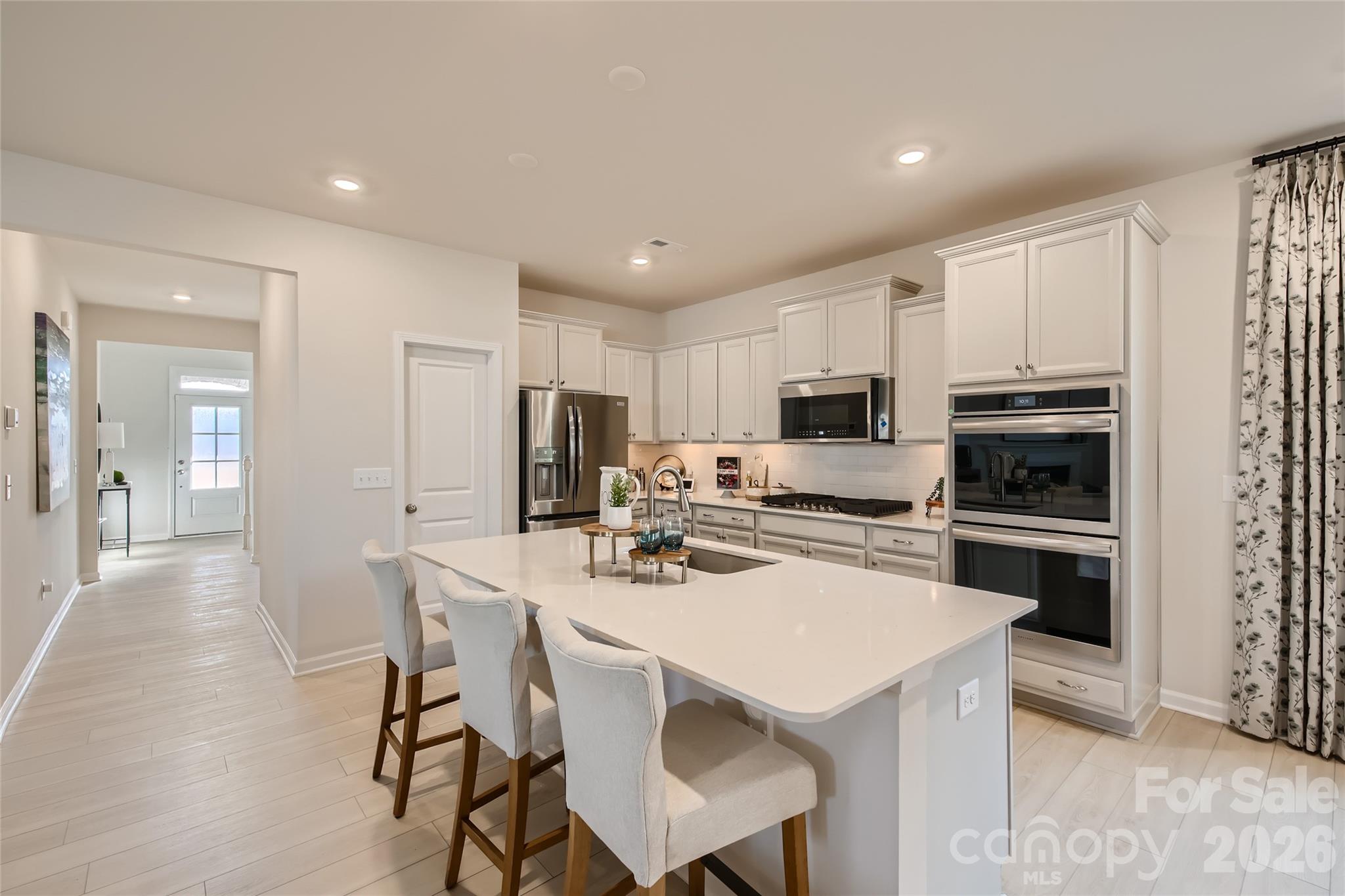 2704 Monument Point Circle