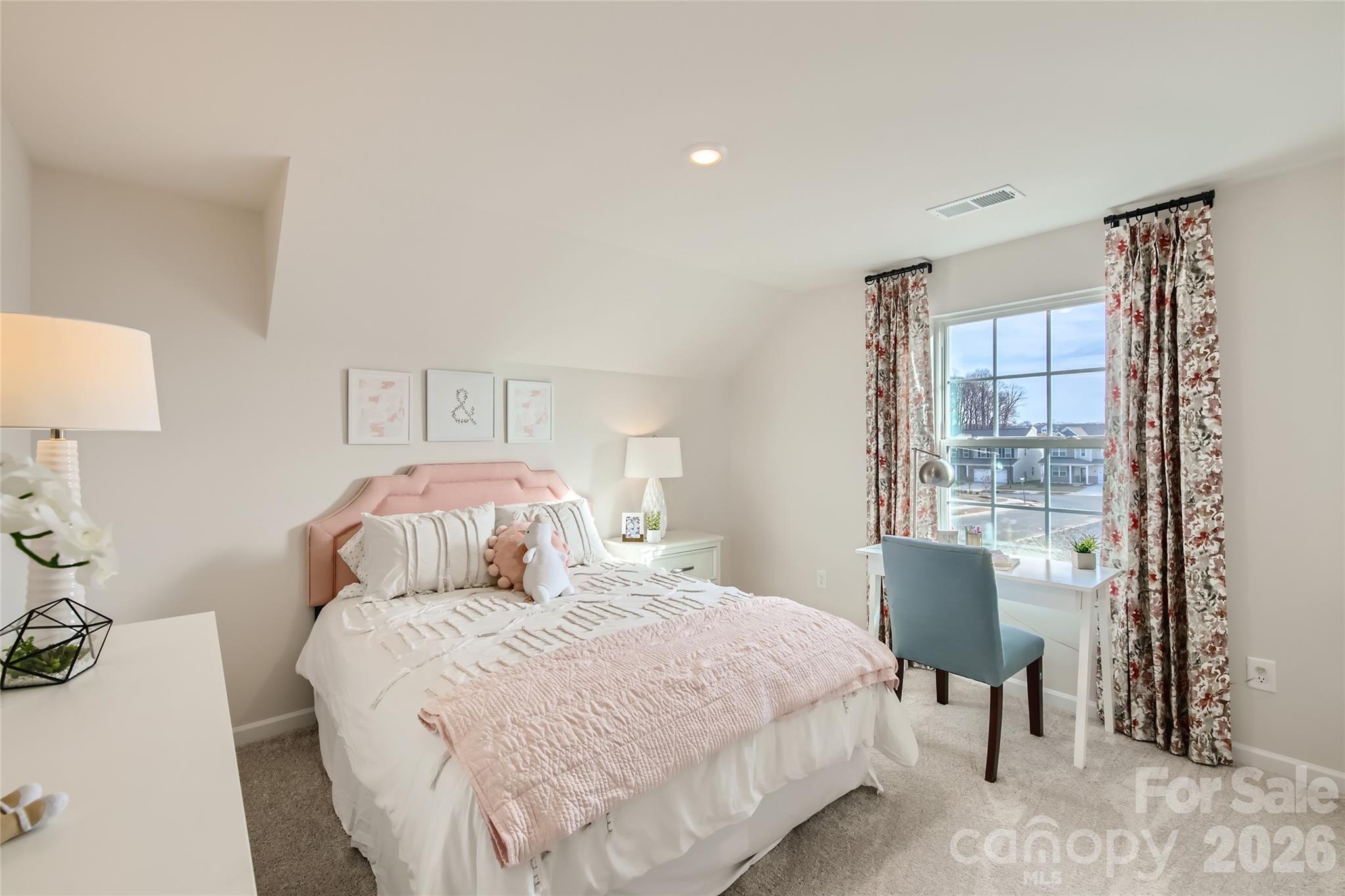 2704 Monument Point Circle