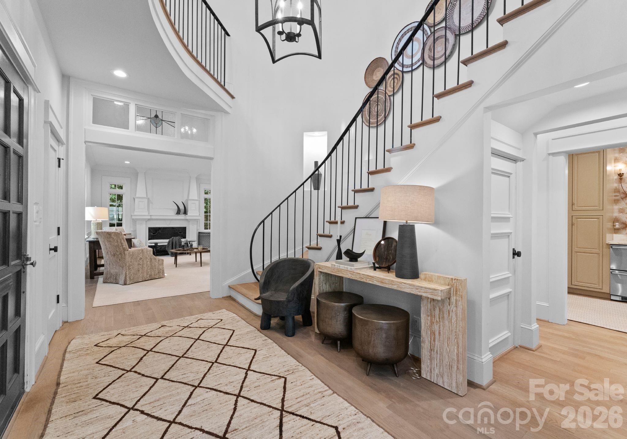 1550 Queens Road W