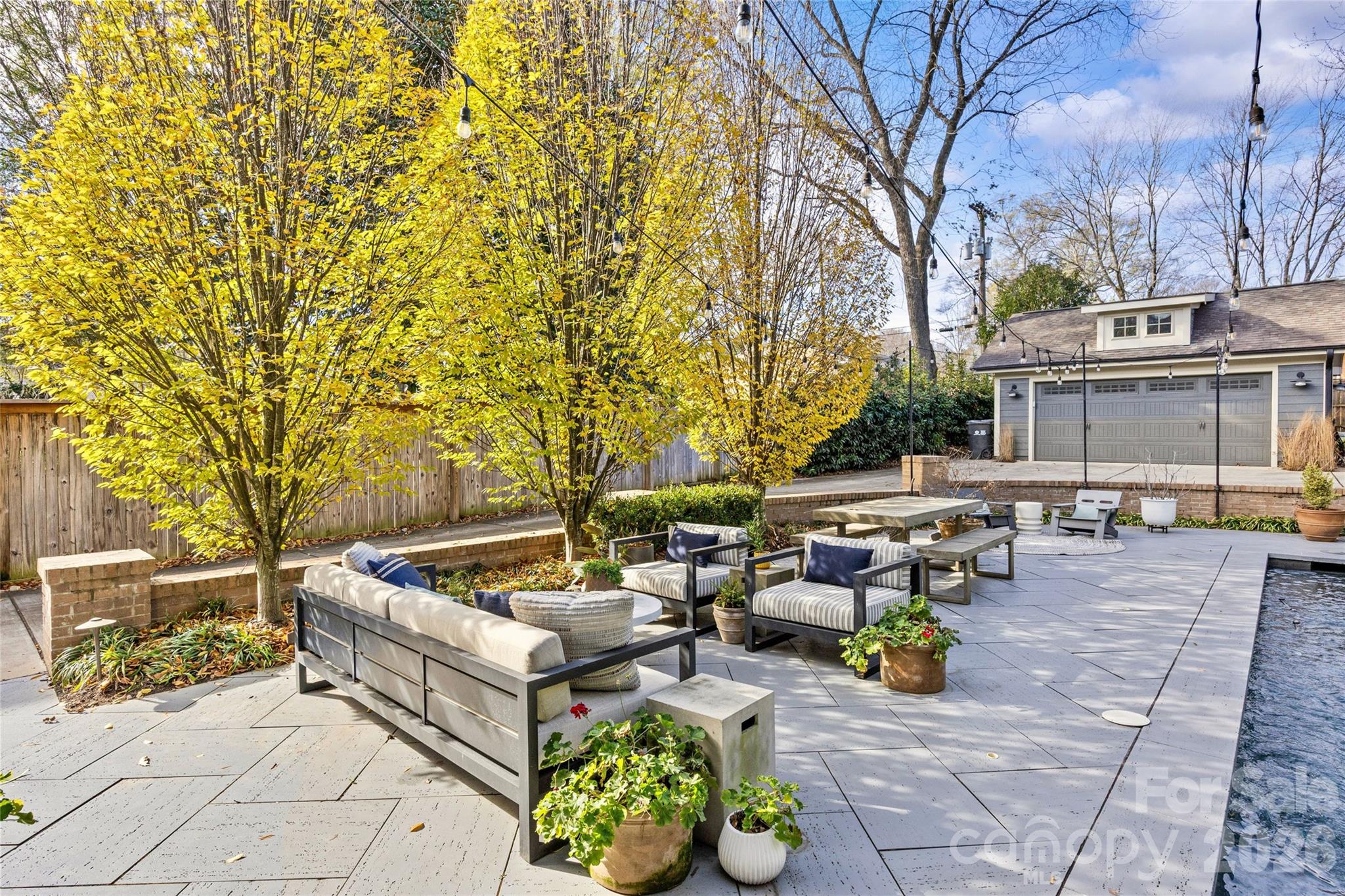 1817 Nassau Boulevard