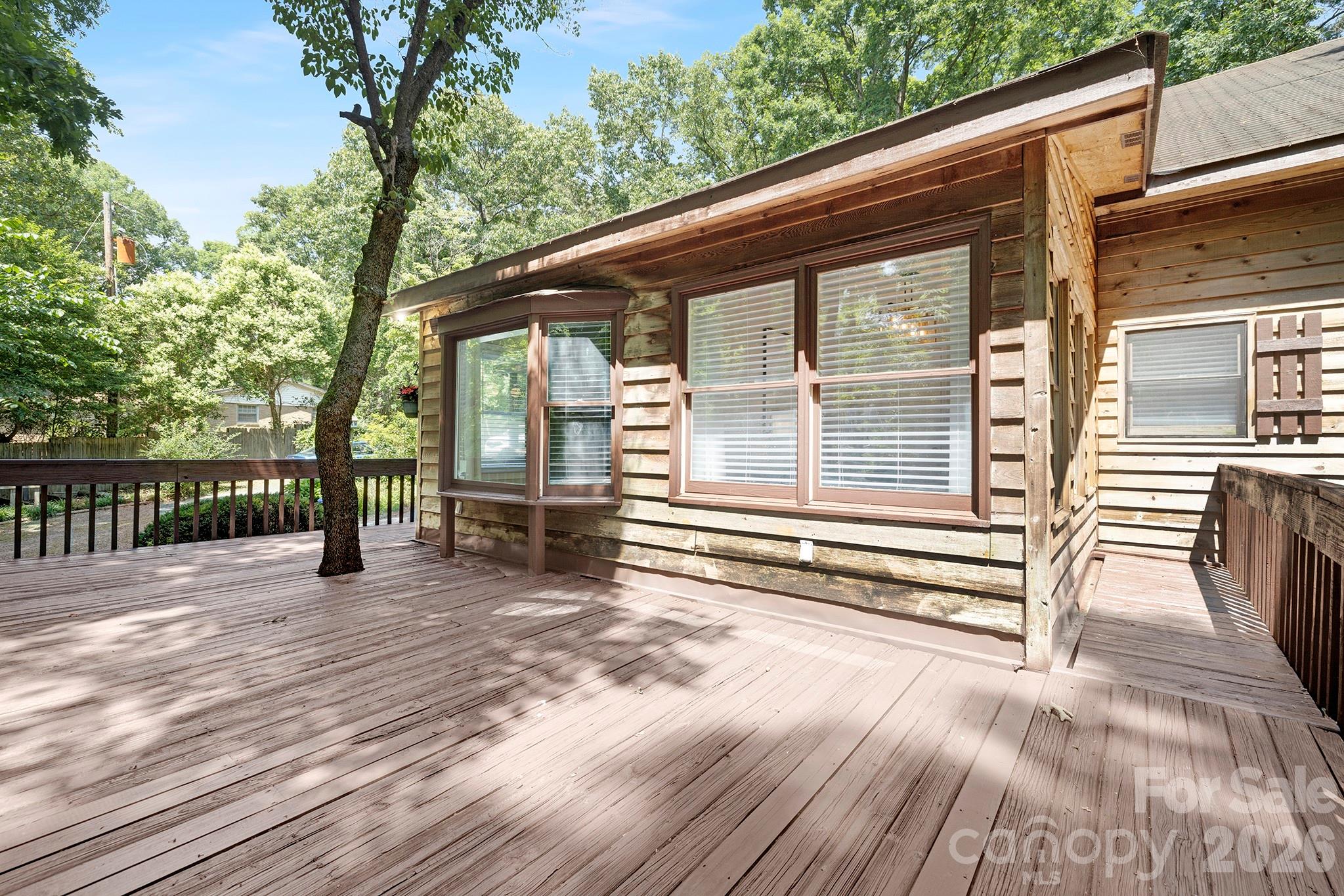 715 White Oaks Circle