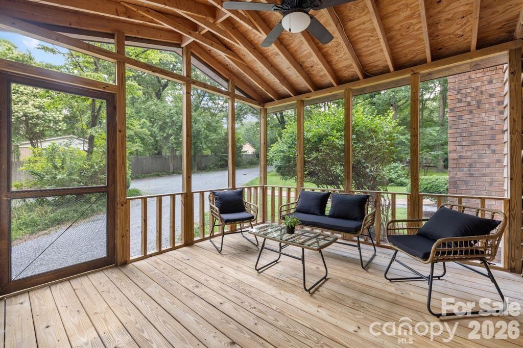715 White Oaks Circle