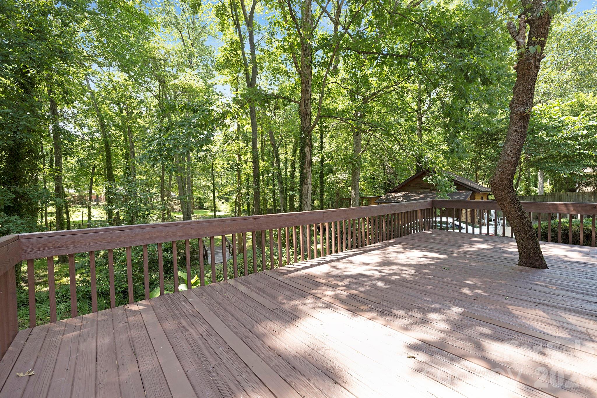 715 White Oaks Circle