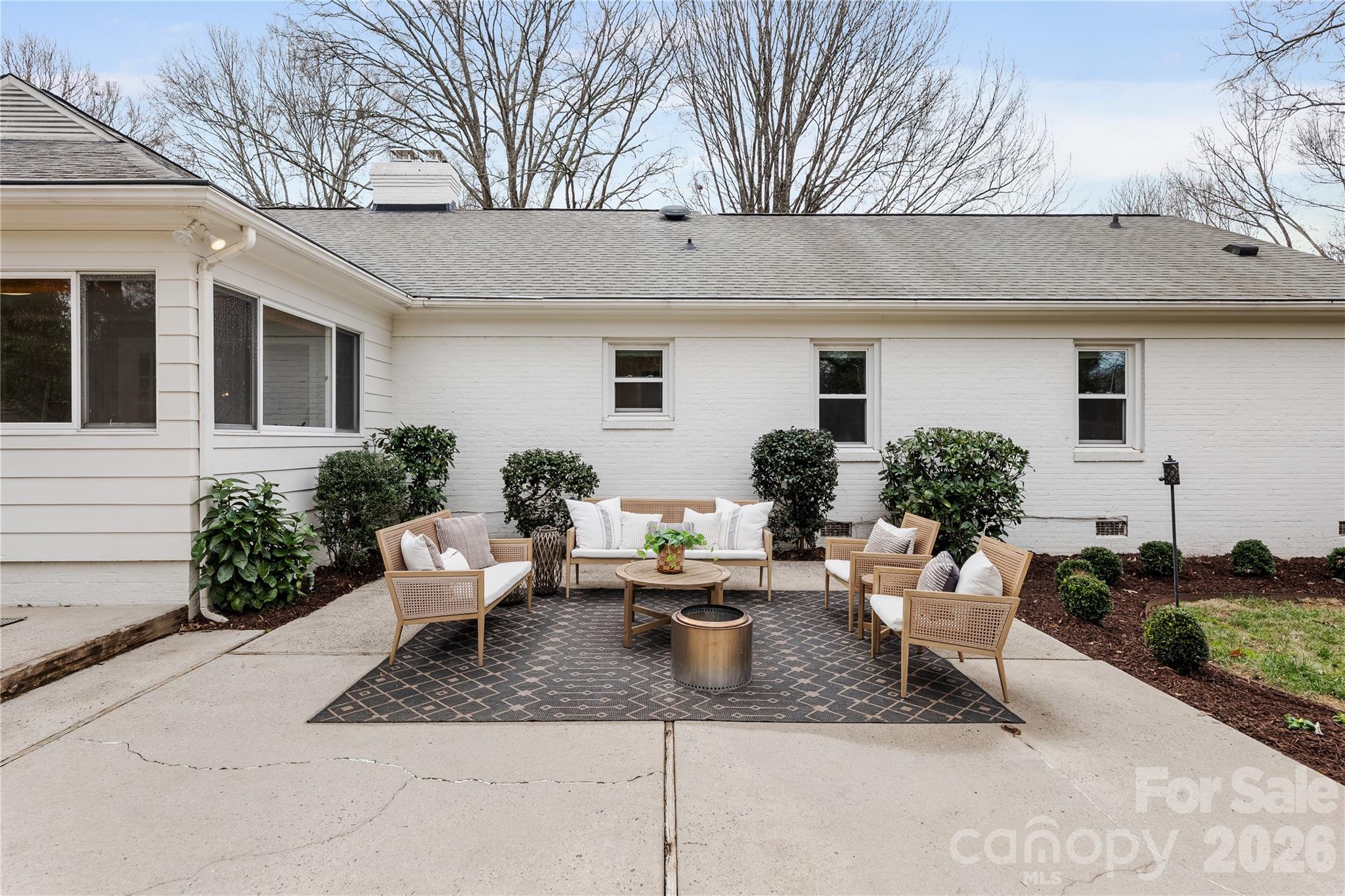 4901 Charmapeg Avenue