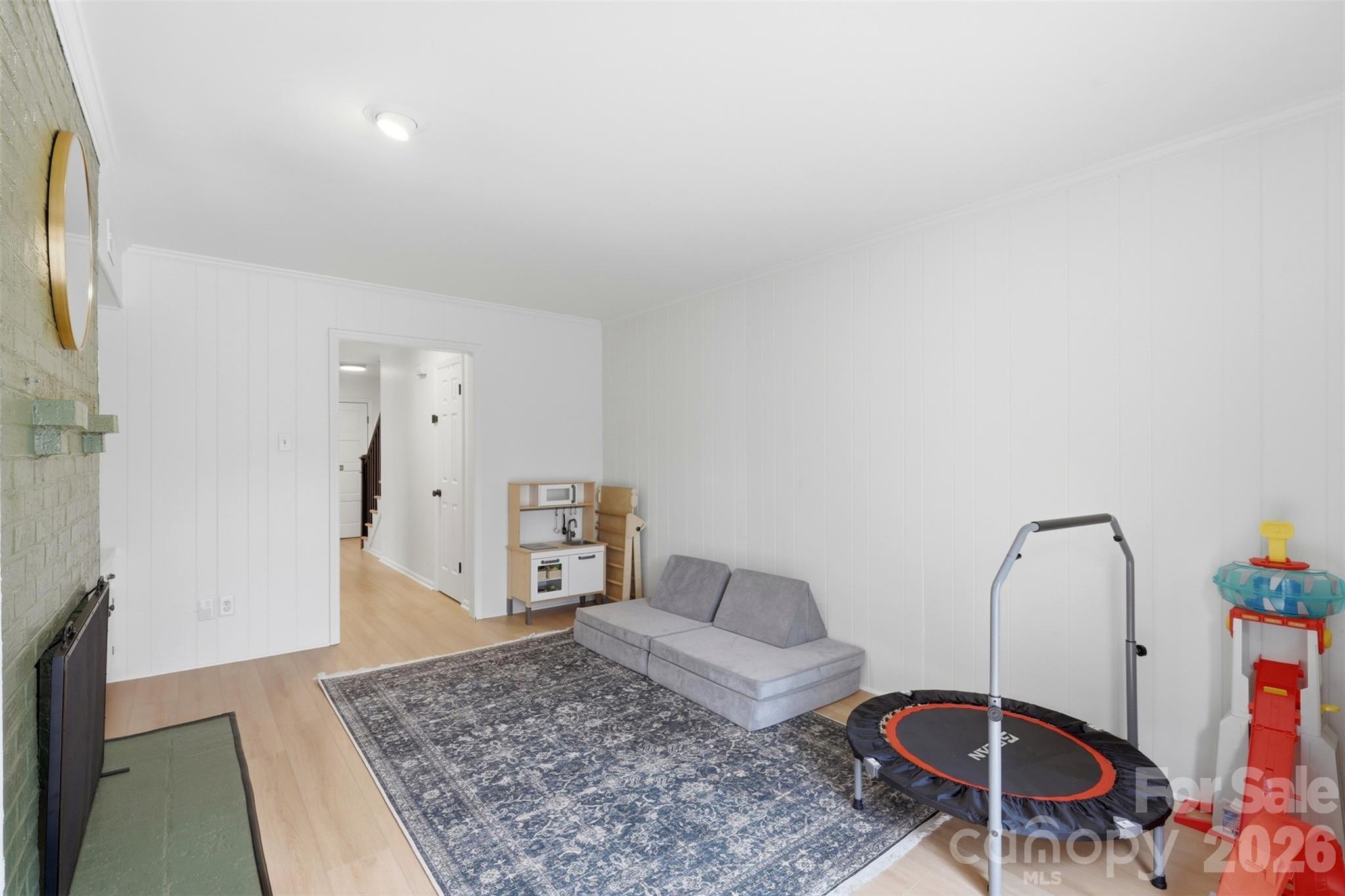 6825 Constitution Lane