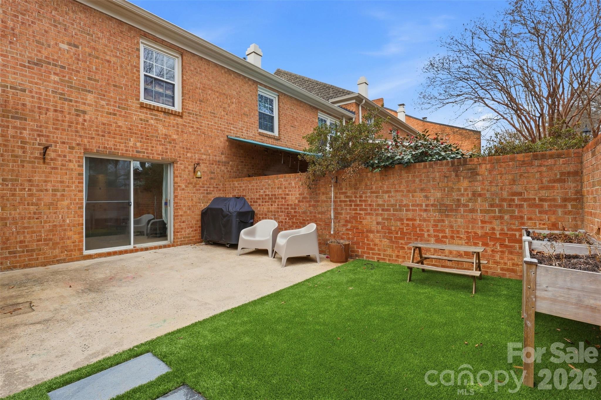 6825 Constitution Lane