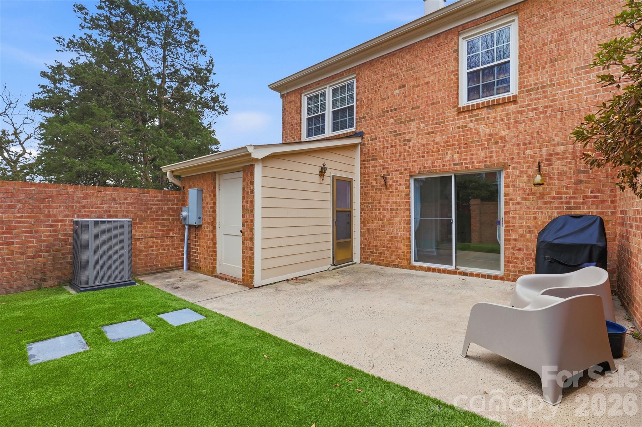 6825 Constitution Lane