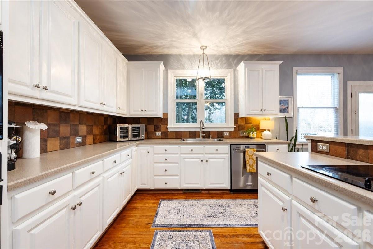 5803 Silver Creek Drive