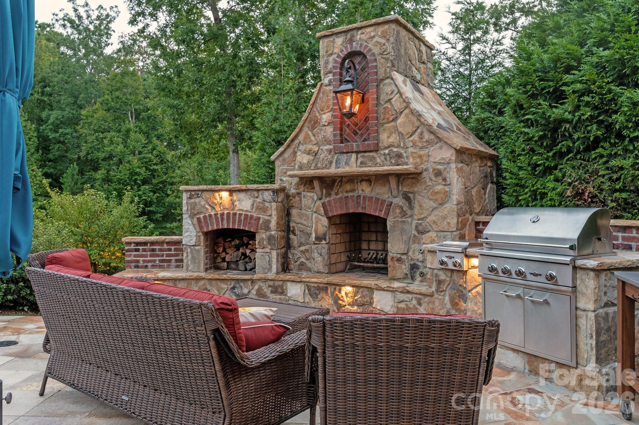 7915 Skye Lochs Drive