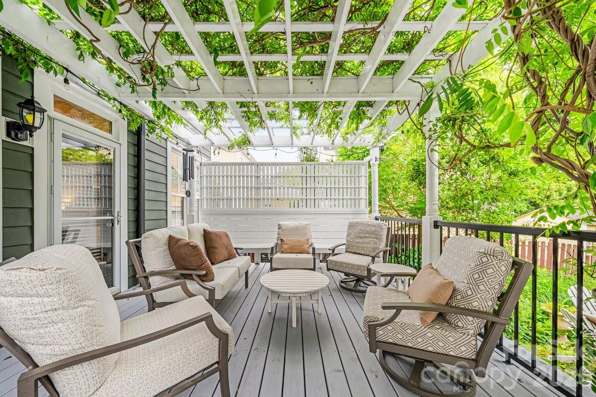 5022 Lady Fern Circle