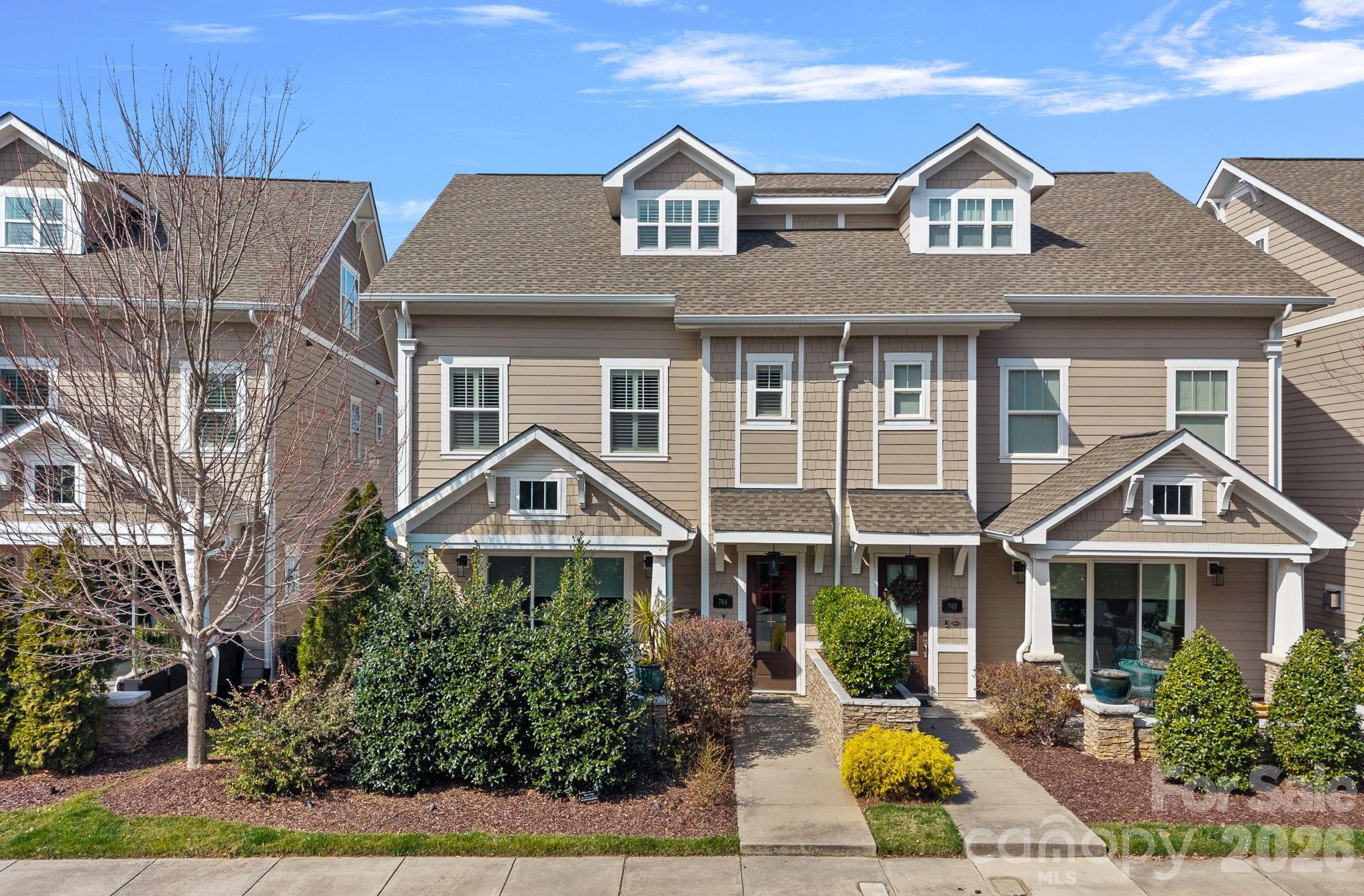 744 Amalfi Drive