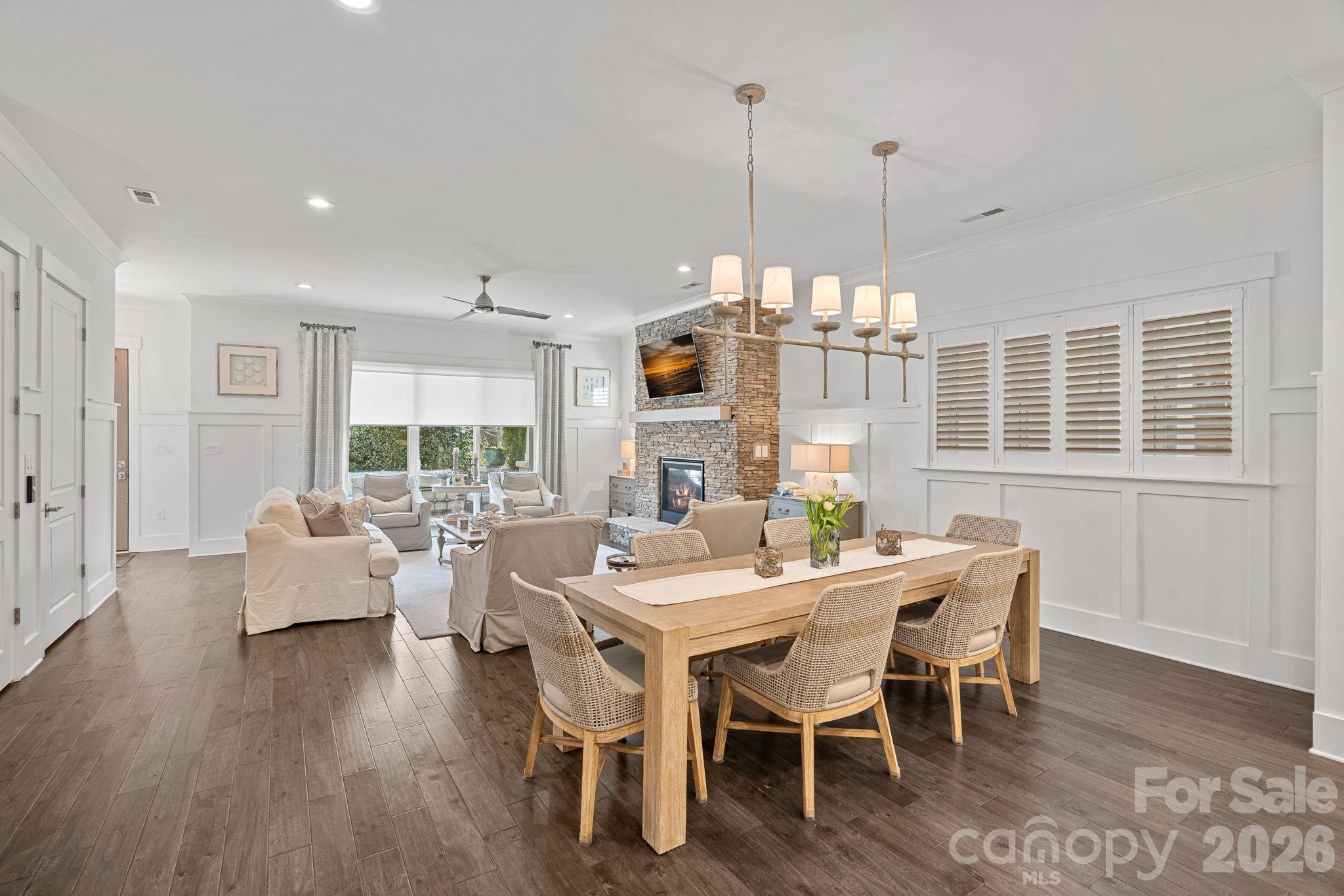 744 Amalfi Drive