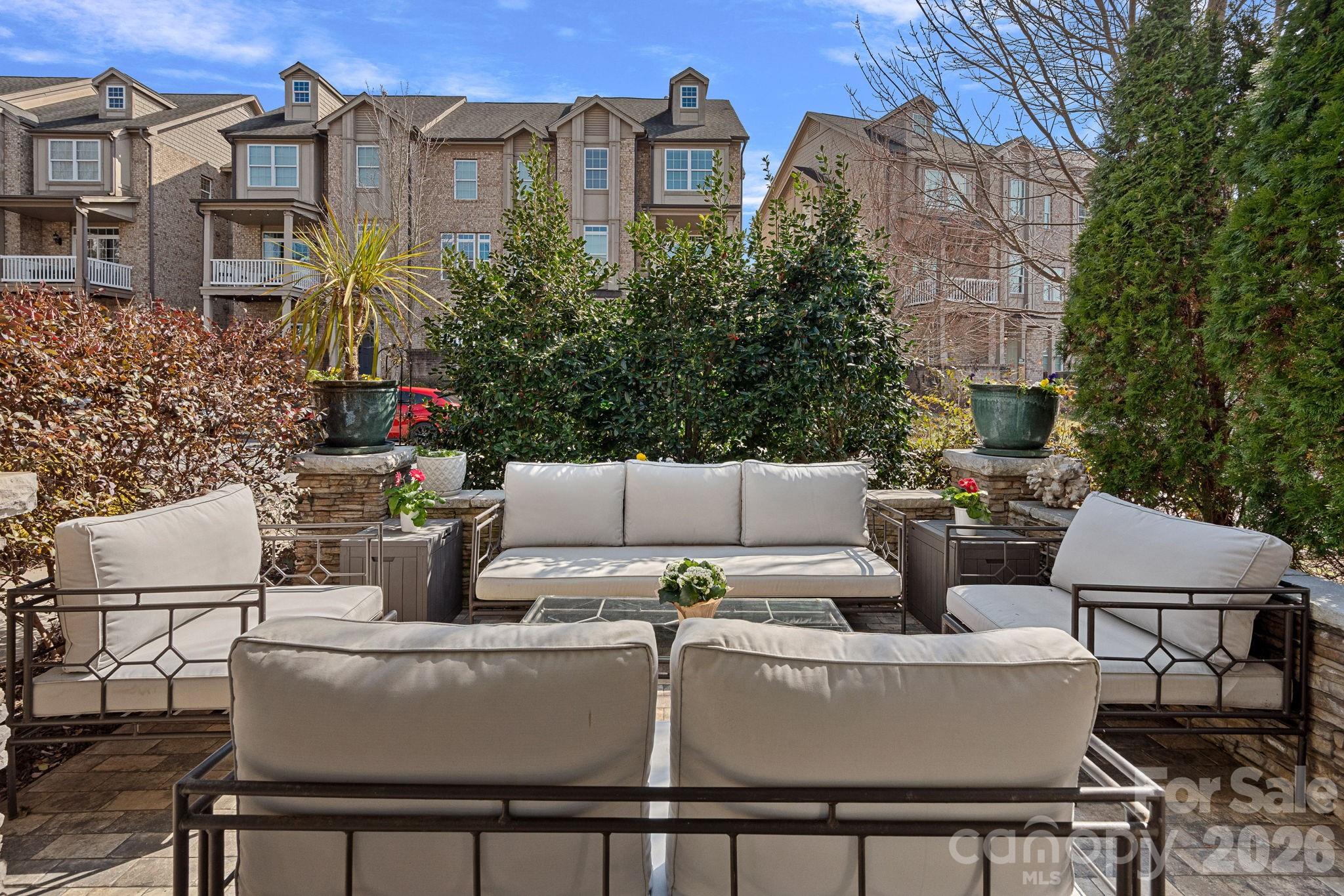 744 Amalfi Drive