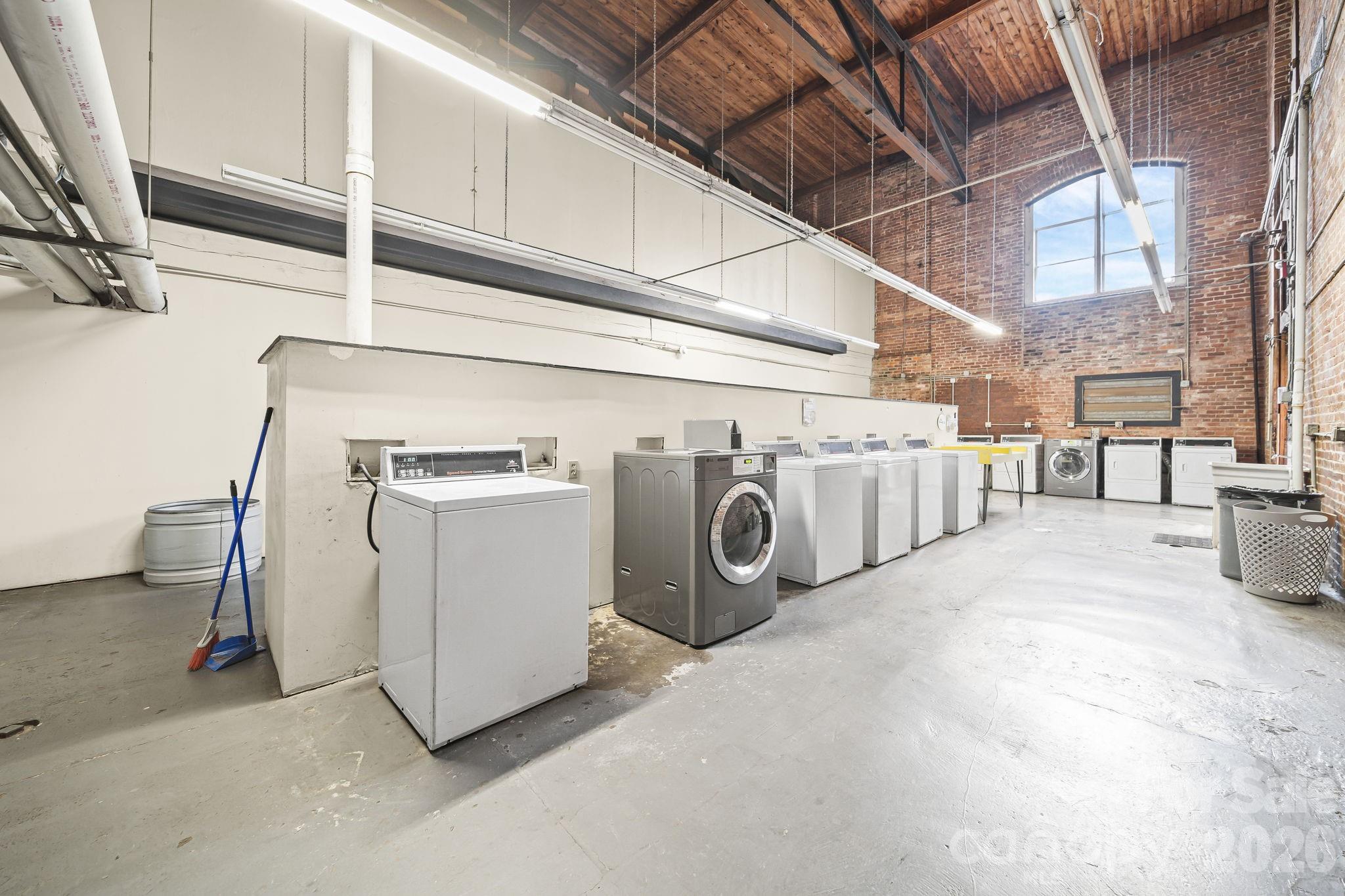 201 S Hoskins Road Unit: 129