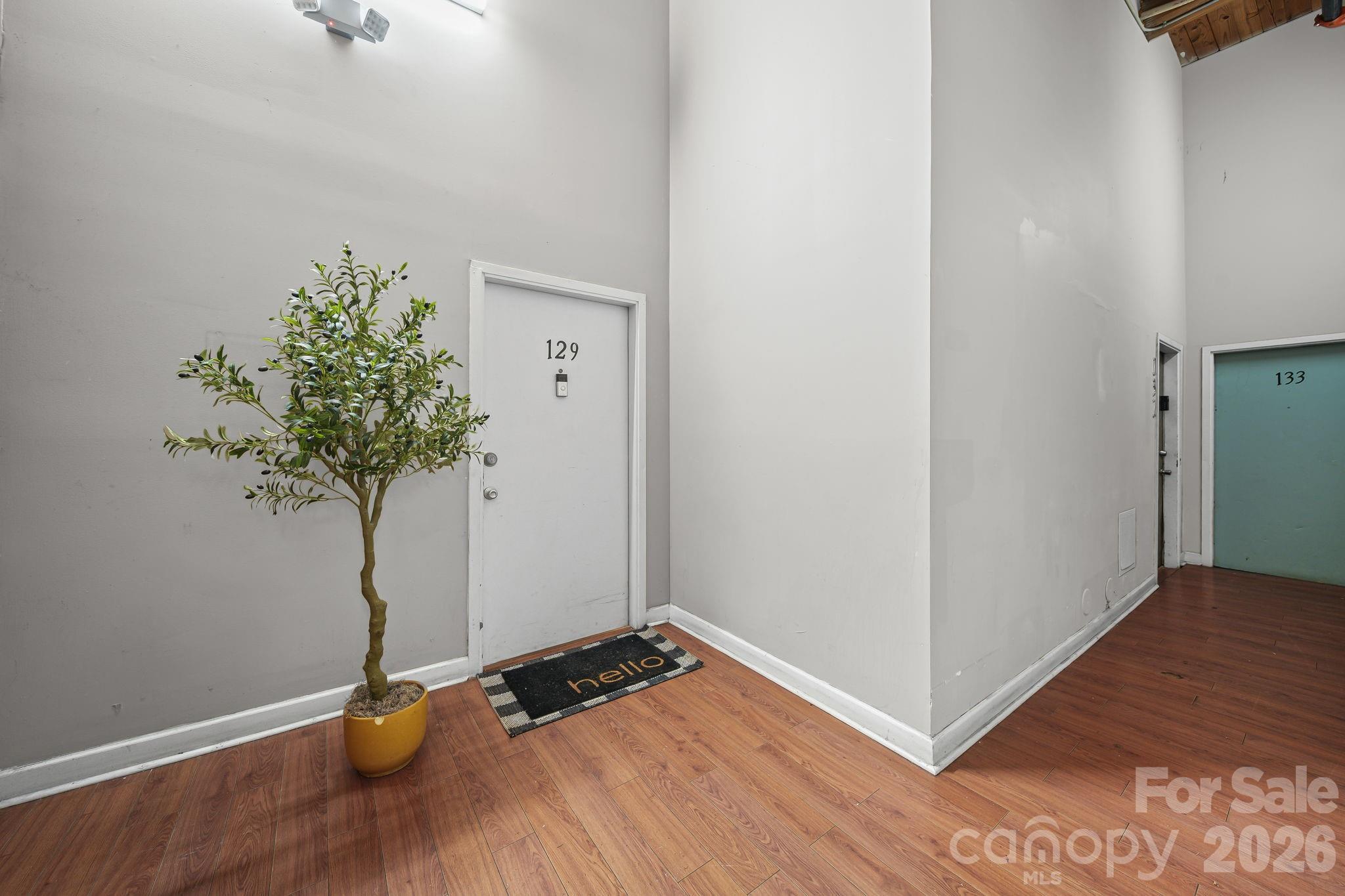 201 S Hoskins Road Unit: 129