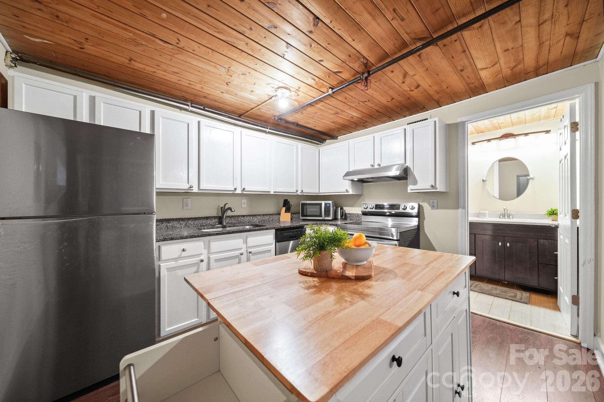 201 S Hoskins Road Unit: 129