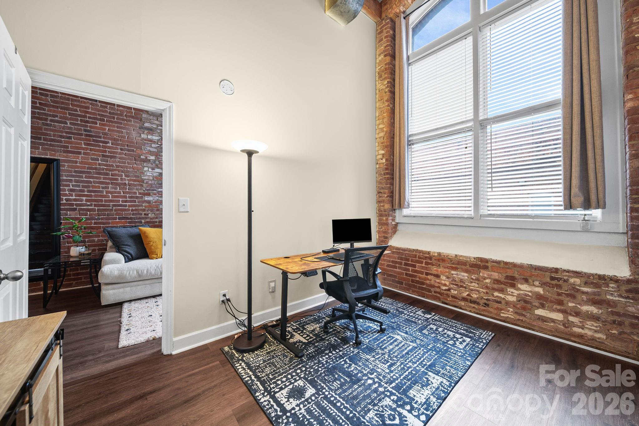 201 S Hoskins Road Unit: 129