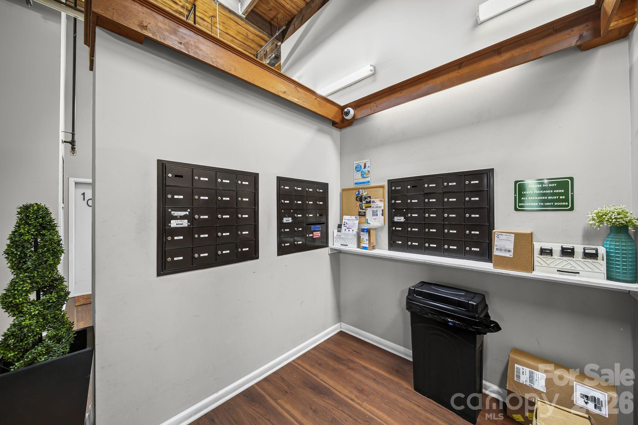 201 S Hoskins Road Unit: 129