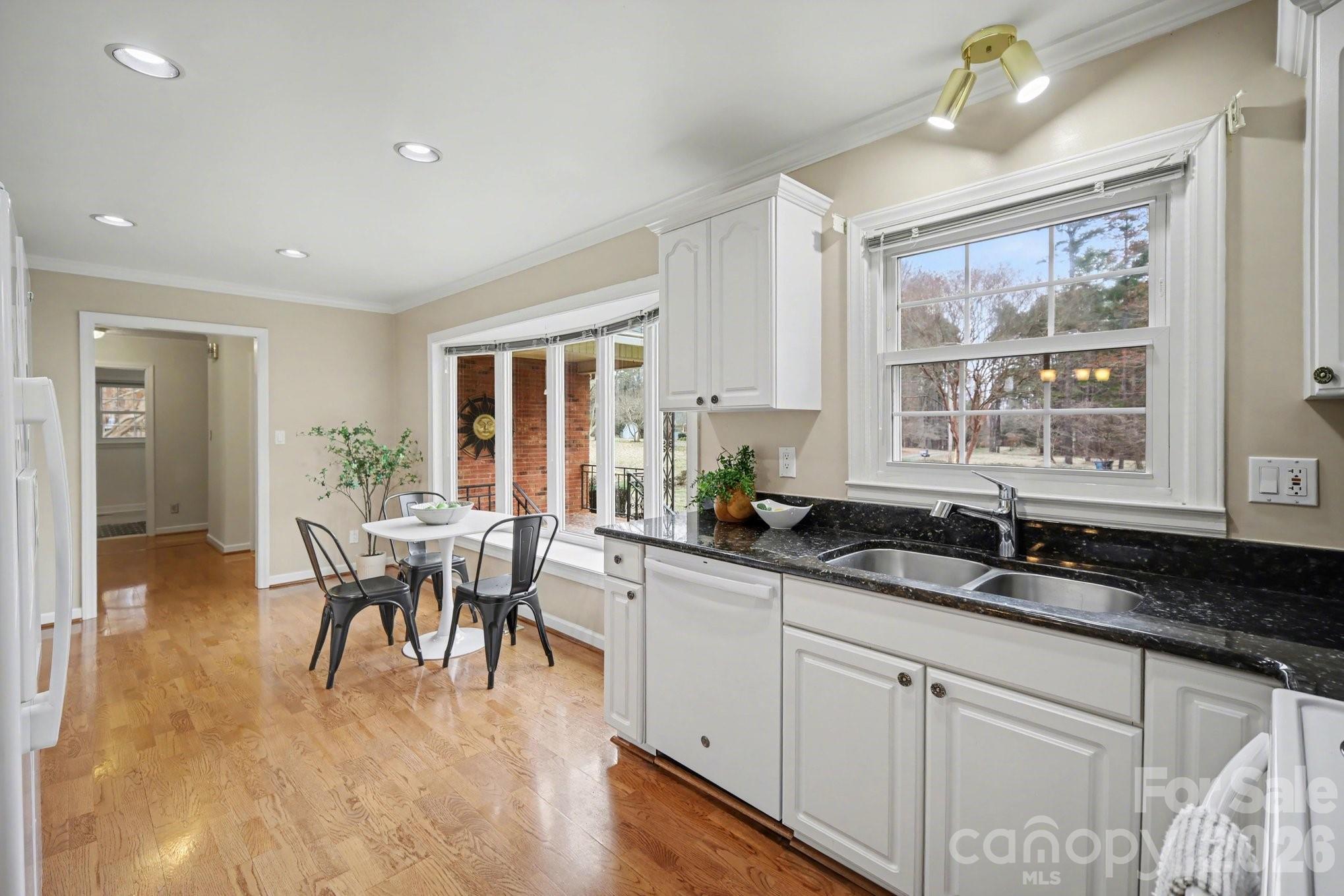 12900 Ruthhaven Drive